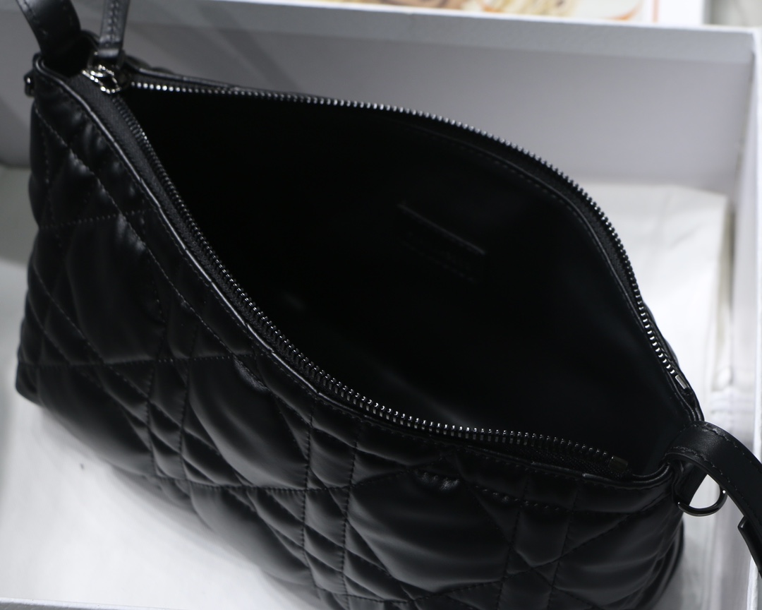 DIOR TRAVEL NOMAD M7003 (2) 22 x 13 x 9.5 cm