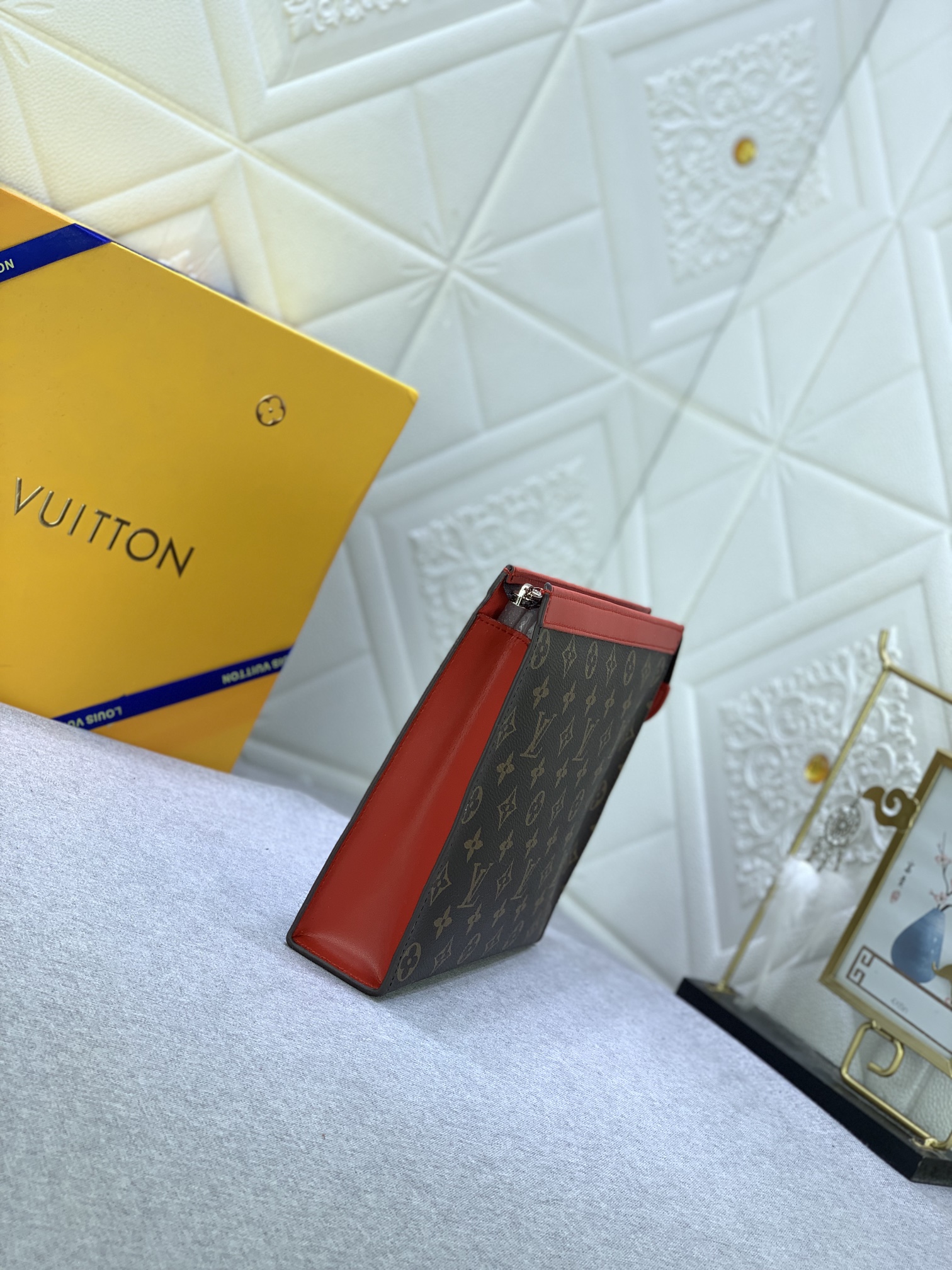 Louis Vuitton Pochette Voyage DnsNh M61692 27 x 21 x 6cm