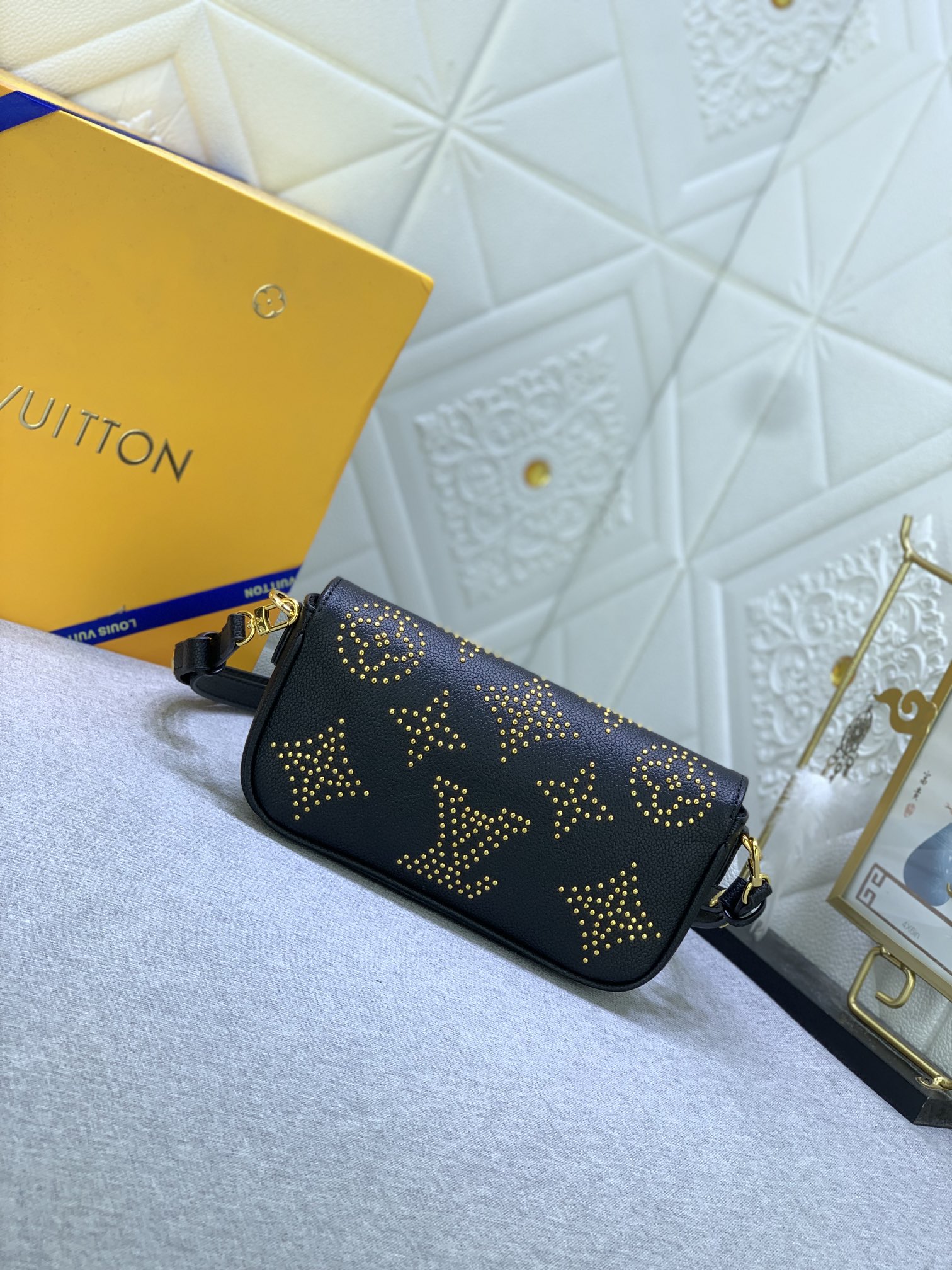 Louis Vuitton Wallet on Chain Ivy M82653 23.5 x 12.0 x 4.3cm