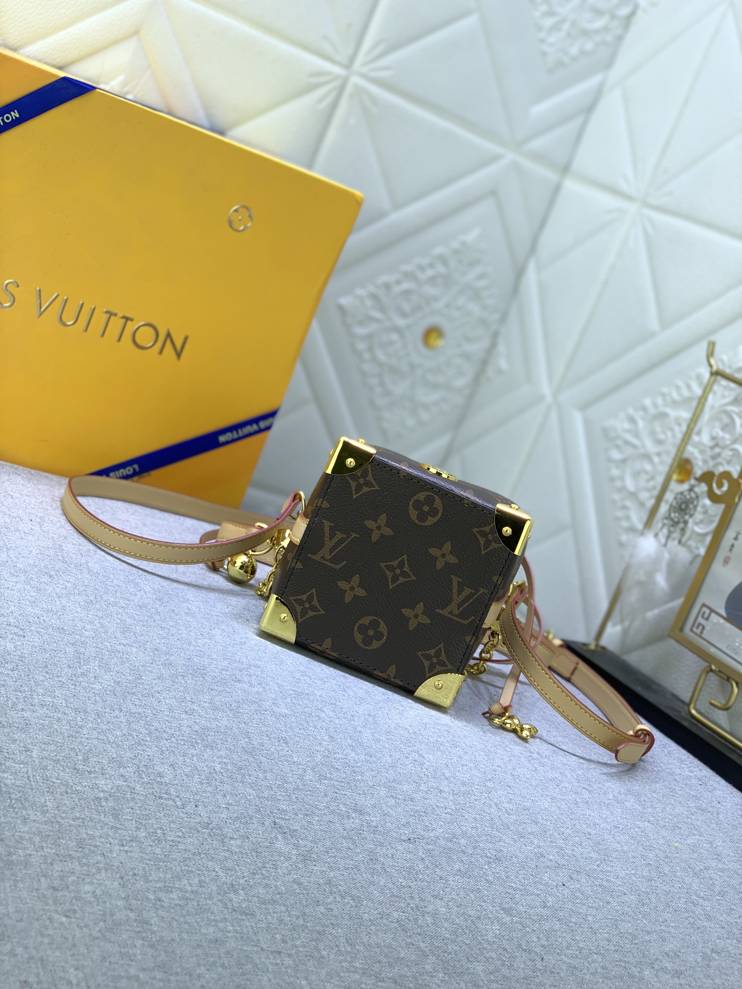 Louis Vuitton Online Only M83227 (3) 11.5 x 11.5 x 11.5 cm