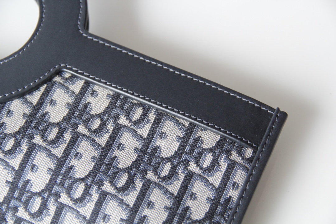 Dior Oblique 83131 39 x 32.5 x 3 cm