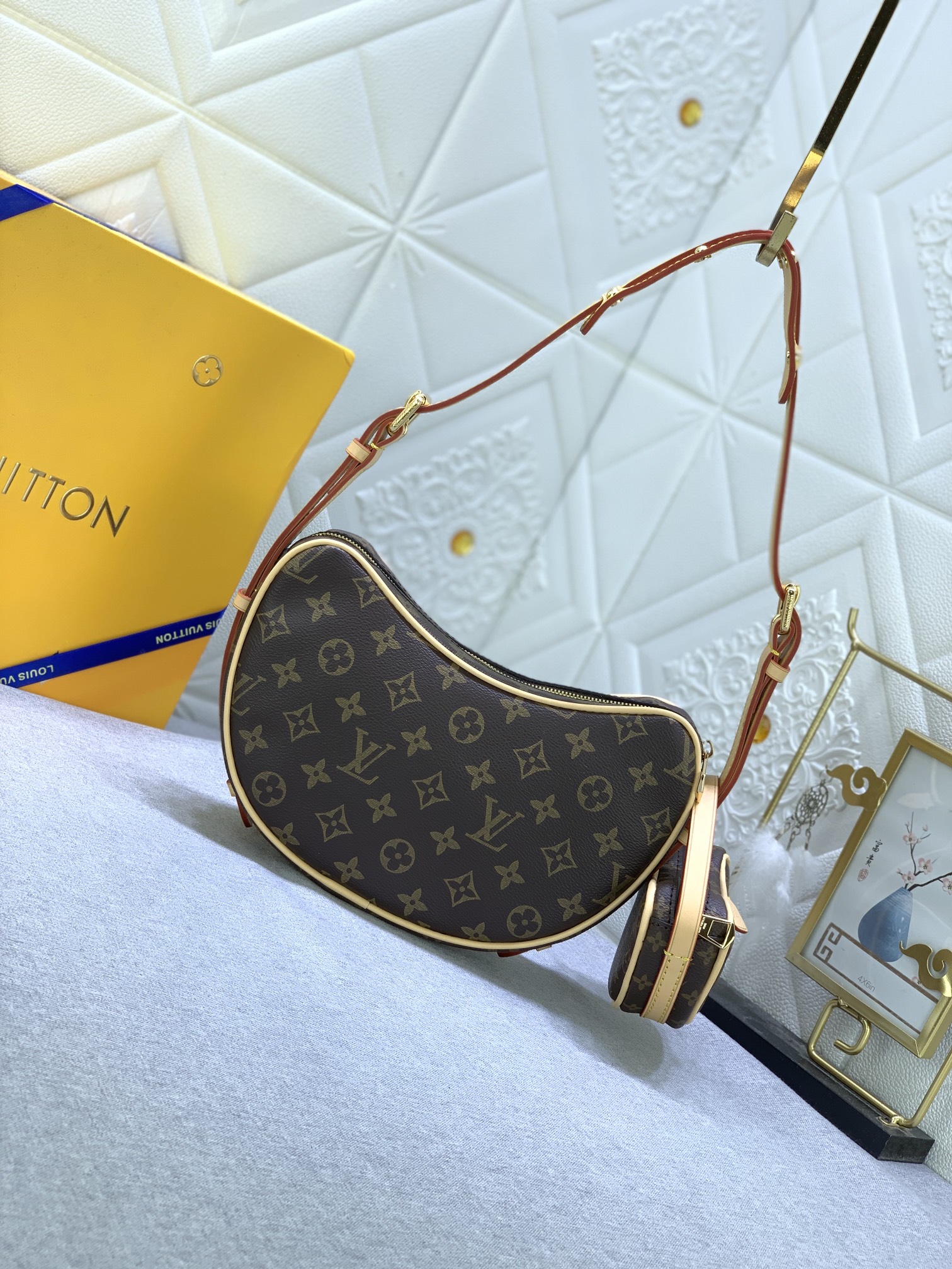 Louis Vuitton monogram M46856 (2) 24x15x6cm
