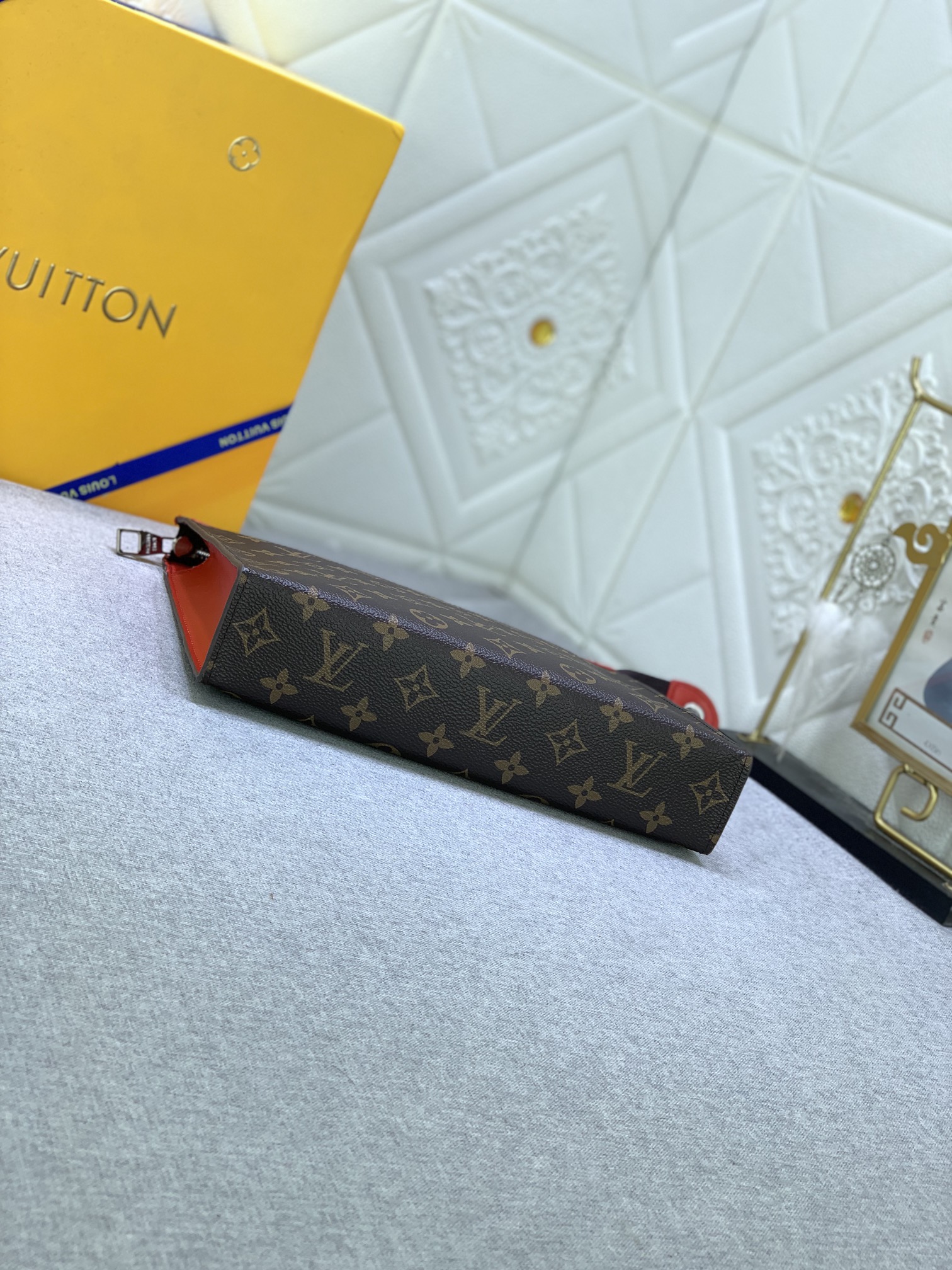 Louis Vuitton Pochette Voyage DnsNh M61692 27 x 21 x 6cm