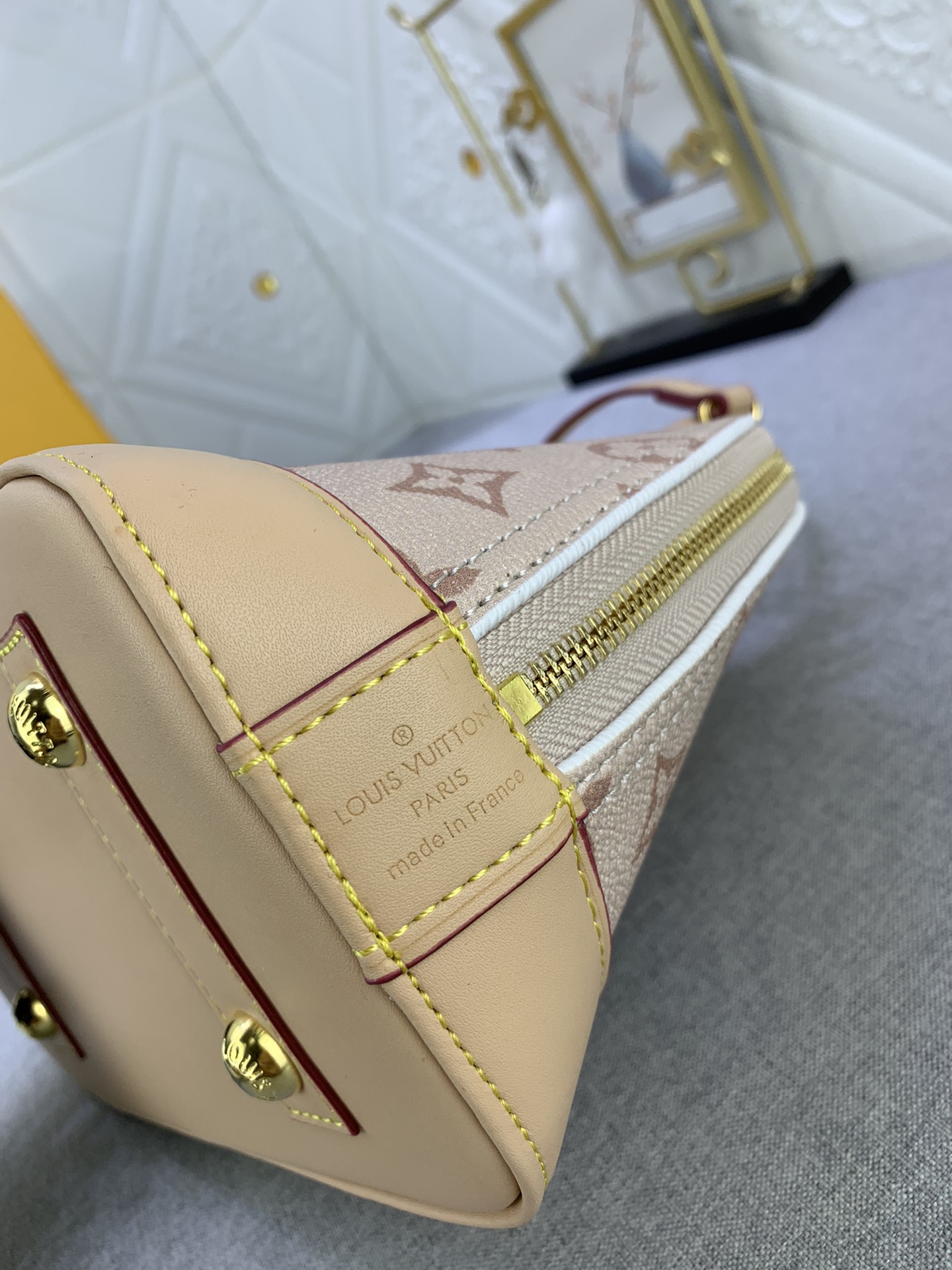 Louis Vuitton Alma BB M53152 23.5x17.5x11.5cm