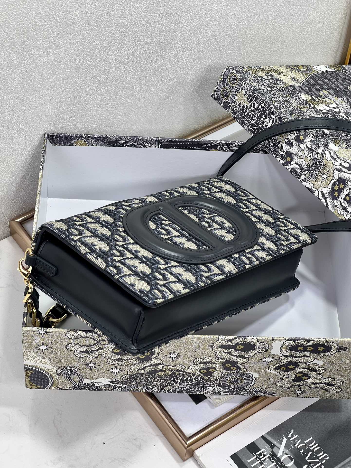 Dior CD Signature 2046 21x11x5cm