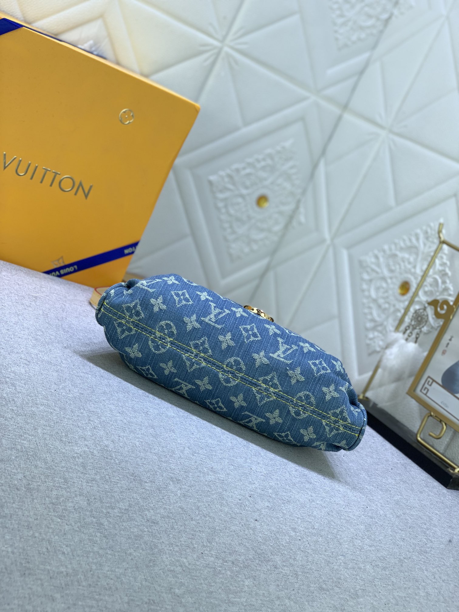 Louis Vuitton M95050 26x17x7CM