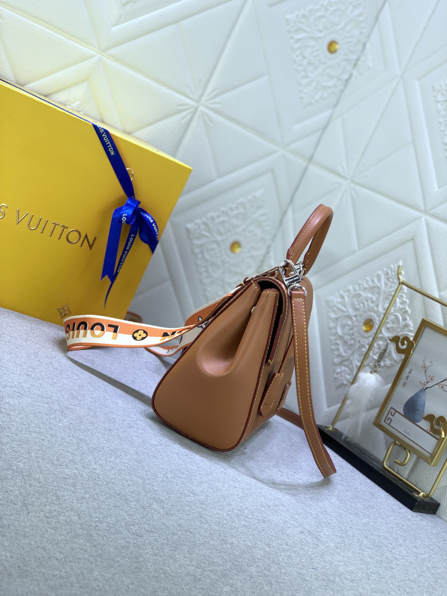 Louis Vuitton Cluny M58931 (6)