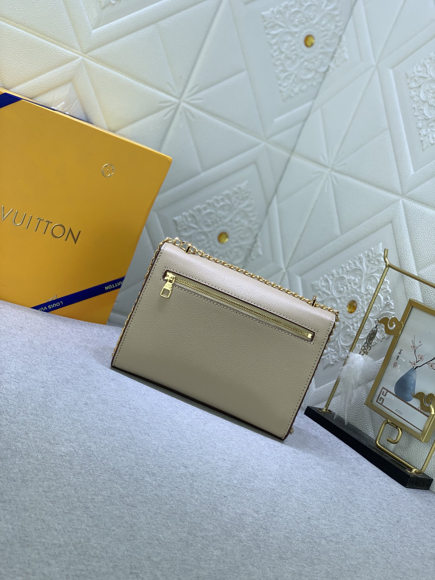 Louis Vuitton Mylockme BB M51418 (3) 22.5 x 17.0 x 5.5 cm