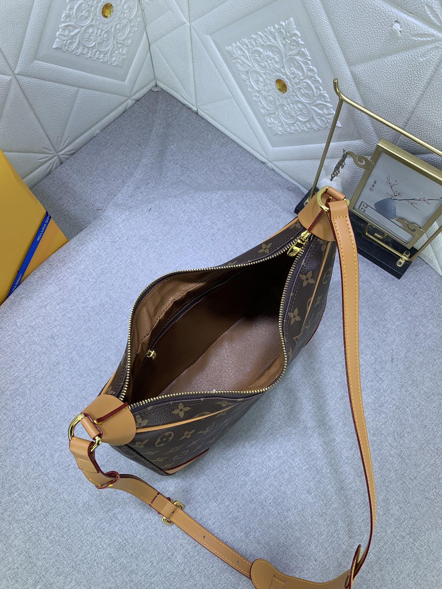 Louis Vuitton Monogram M51260