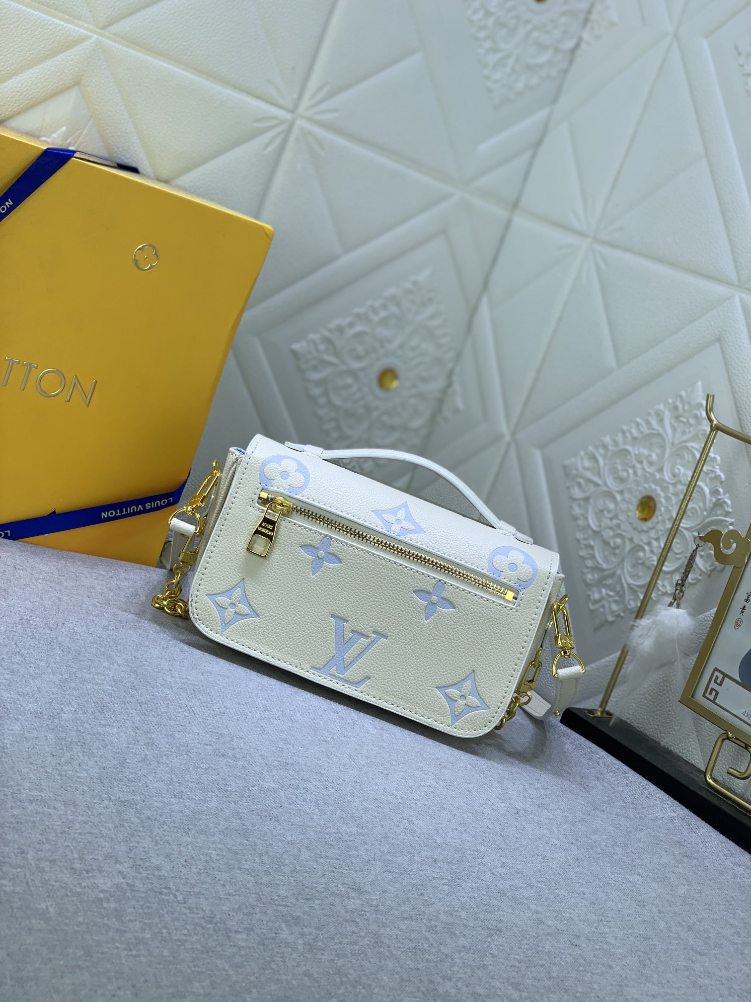 Louis Vuitton Pochette Métis East West M46279 21.5 x 13.5 x 6.0cm