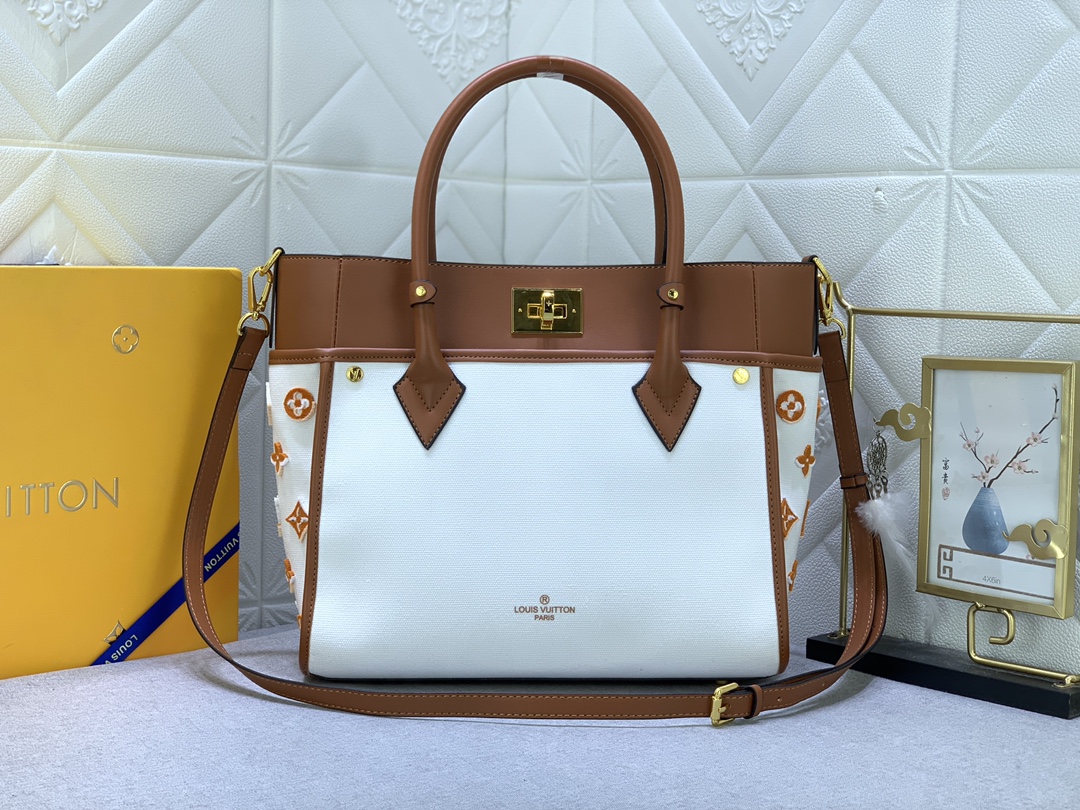 Louis Vuitton On My Side M59842 30.5 x 24.5 x 14cm