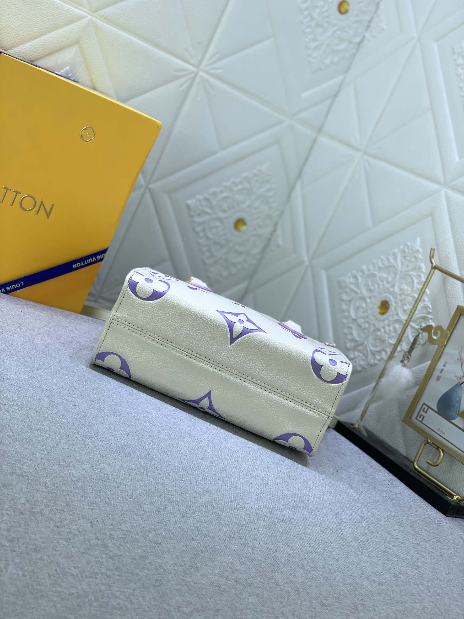 Louis Vuitton OnTheGo M46833