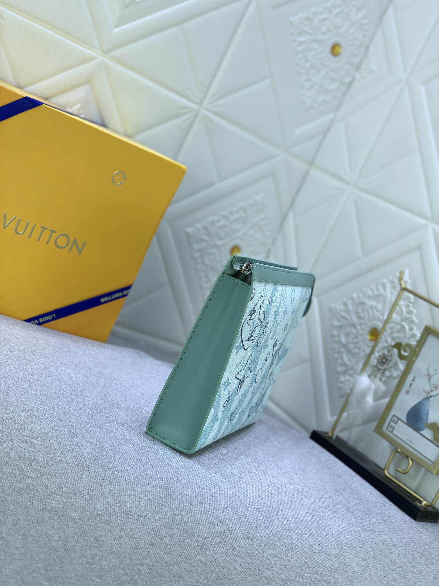 Louis Vuitton Pochette Voyage DnsNh M61692 (8) 27 x 21 x 6cm