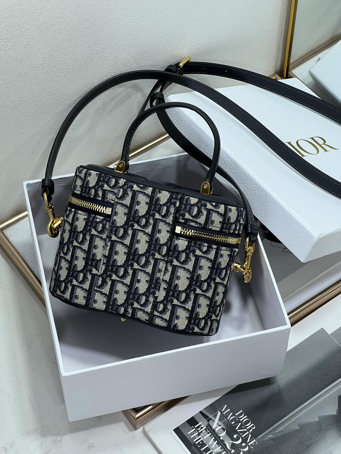 Dior CD Signature Vanity 9225 16x11x9.5cn