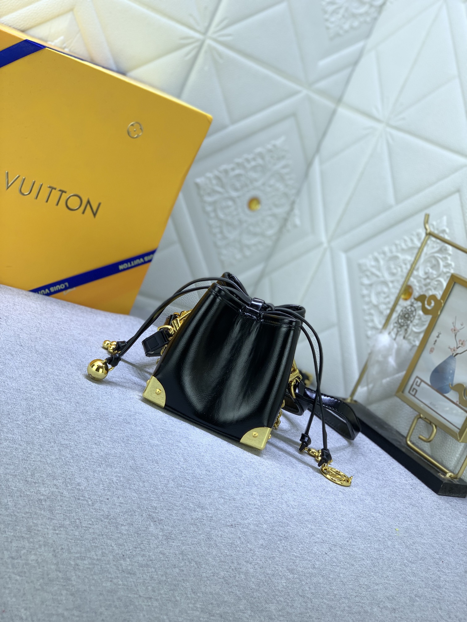 Louis Vuitton Online Only M83227 (2) 11.5 x 11.5 x 11.5 cm
