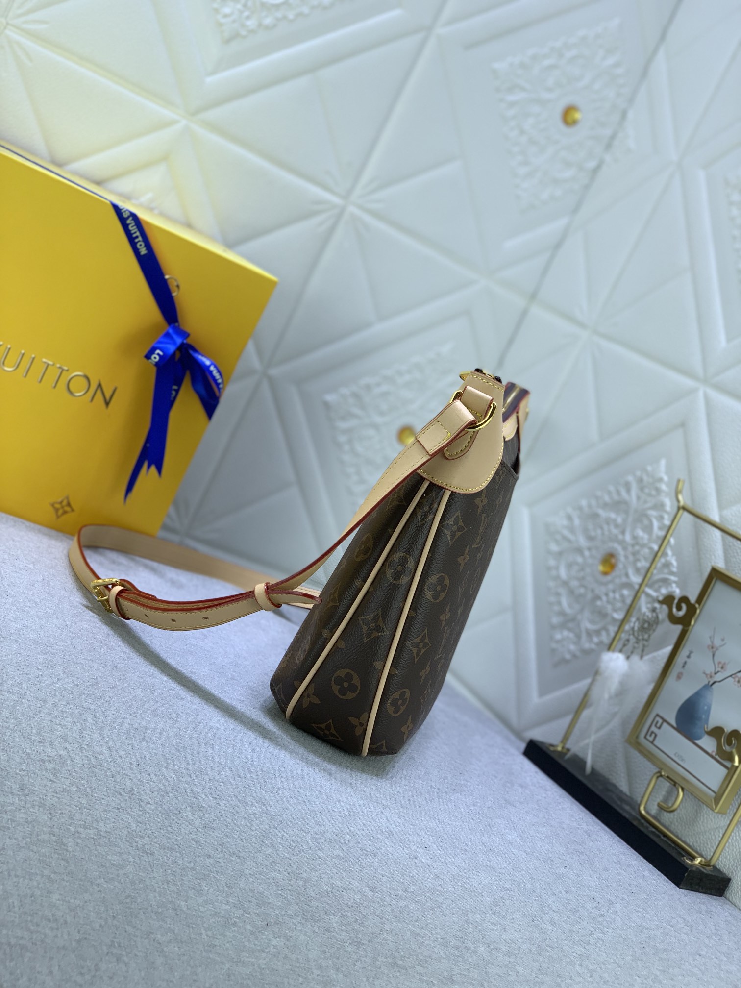 Louis Vuitton ODéON M56389