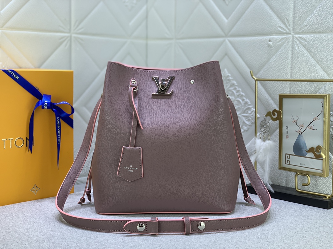Louis Vuitton M54677 (5) 25-27-15cm