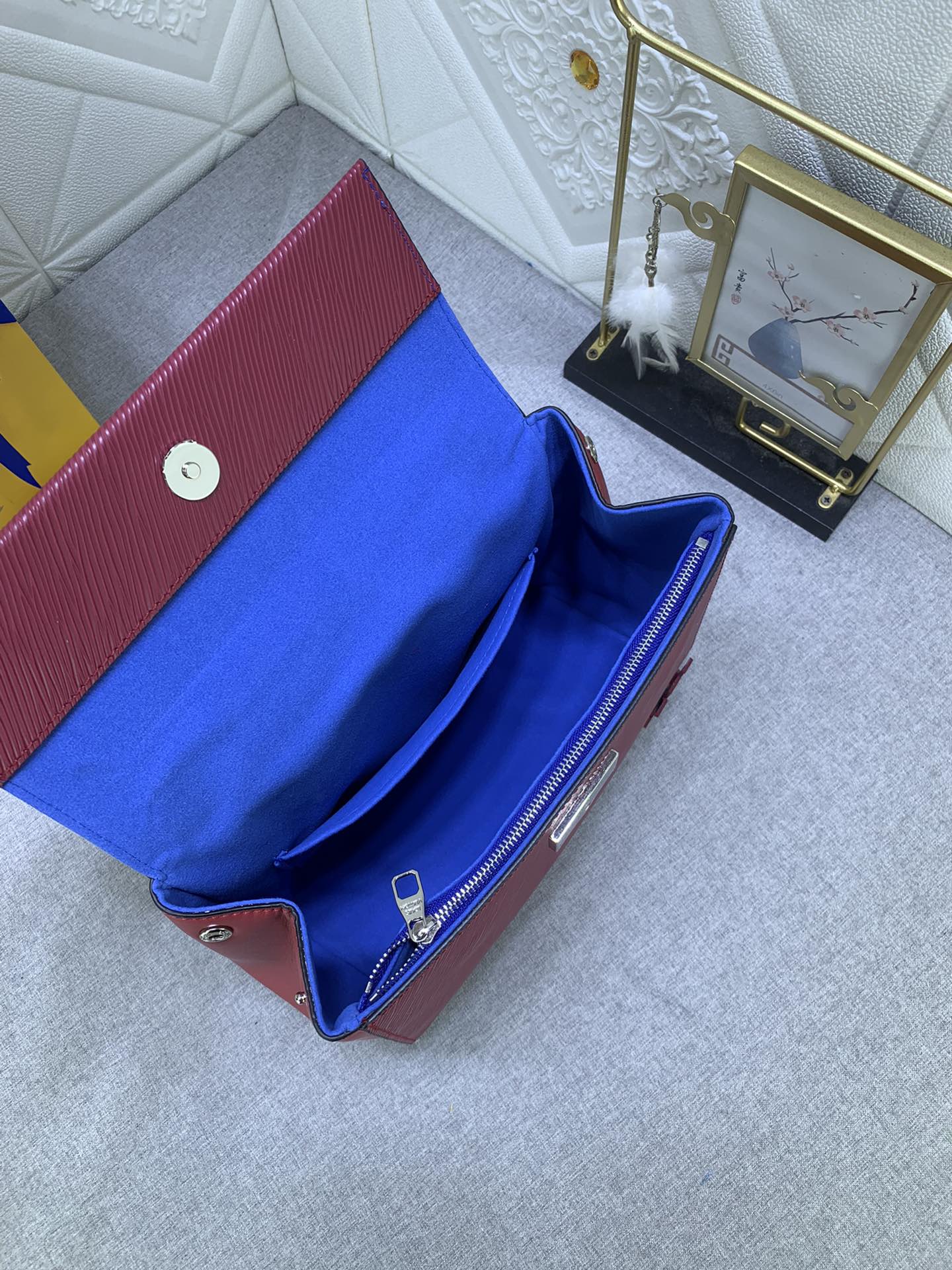 Louis Vuitton Cluny M58931 (4)