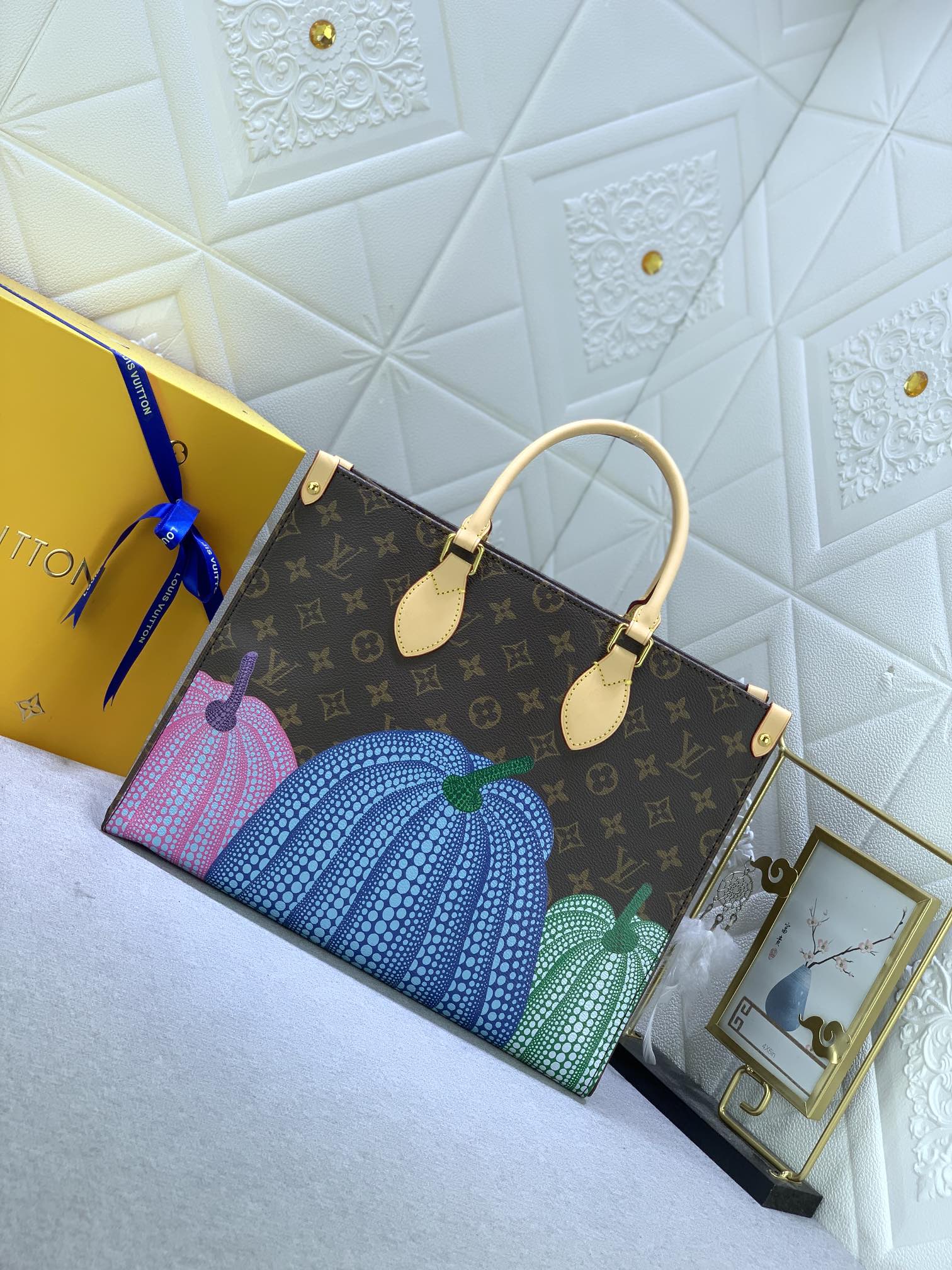 Louis Vuitton x YK OnTheGo M46466 35 x 27 x 14cm