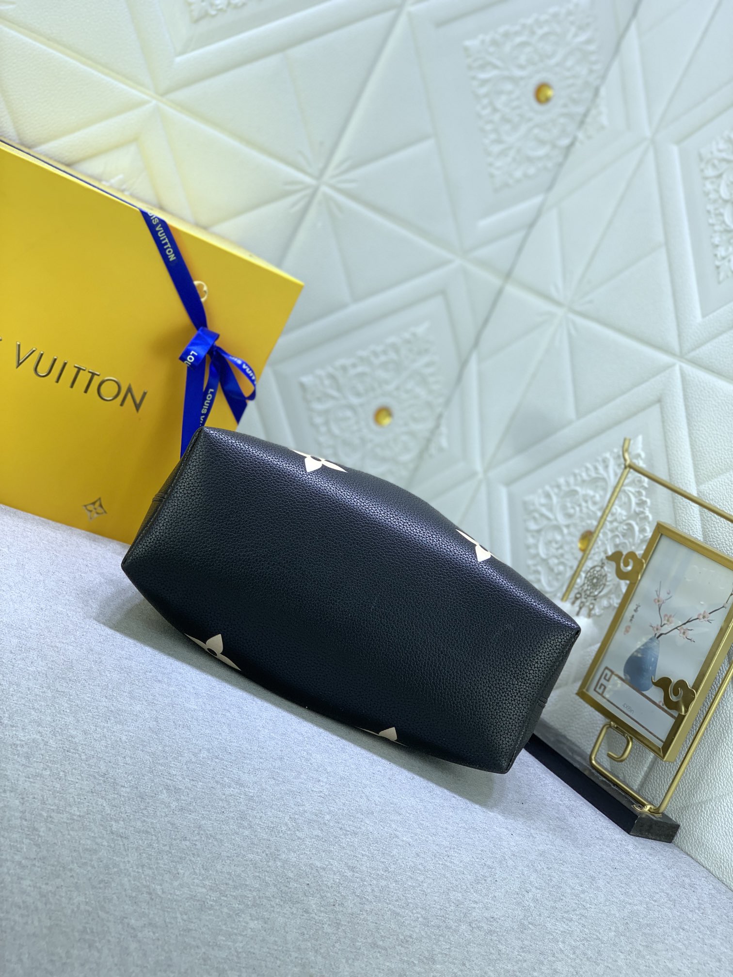 Louis Vuitton Summer Bundle M46545 28 x 20 x 11.5cm