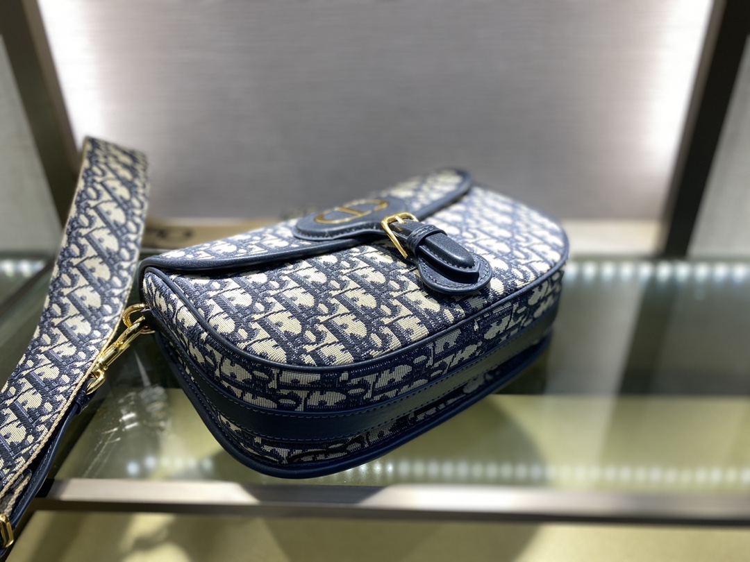 DIOR BOBBY 20235 27x19.5x8cm