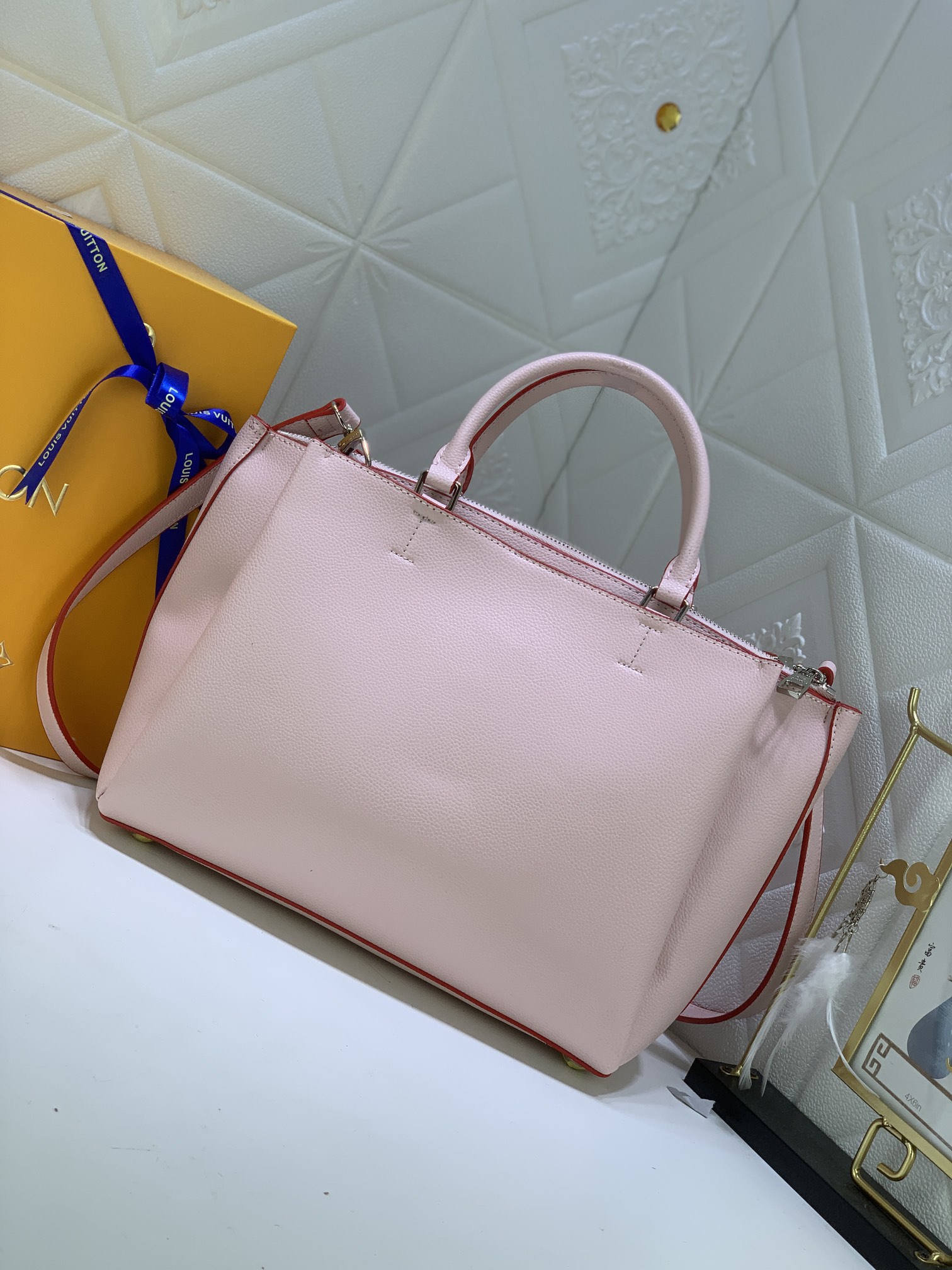 Louis Vuitton LOCKMETO M54569 38 x 24x 15.5cm