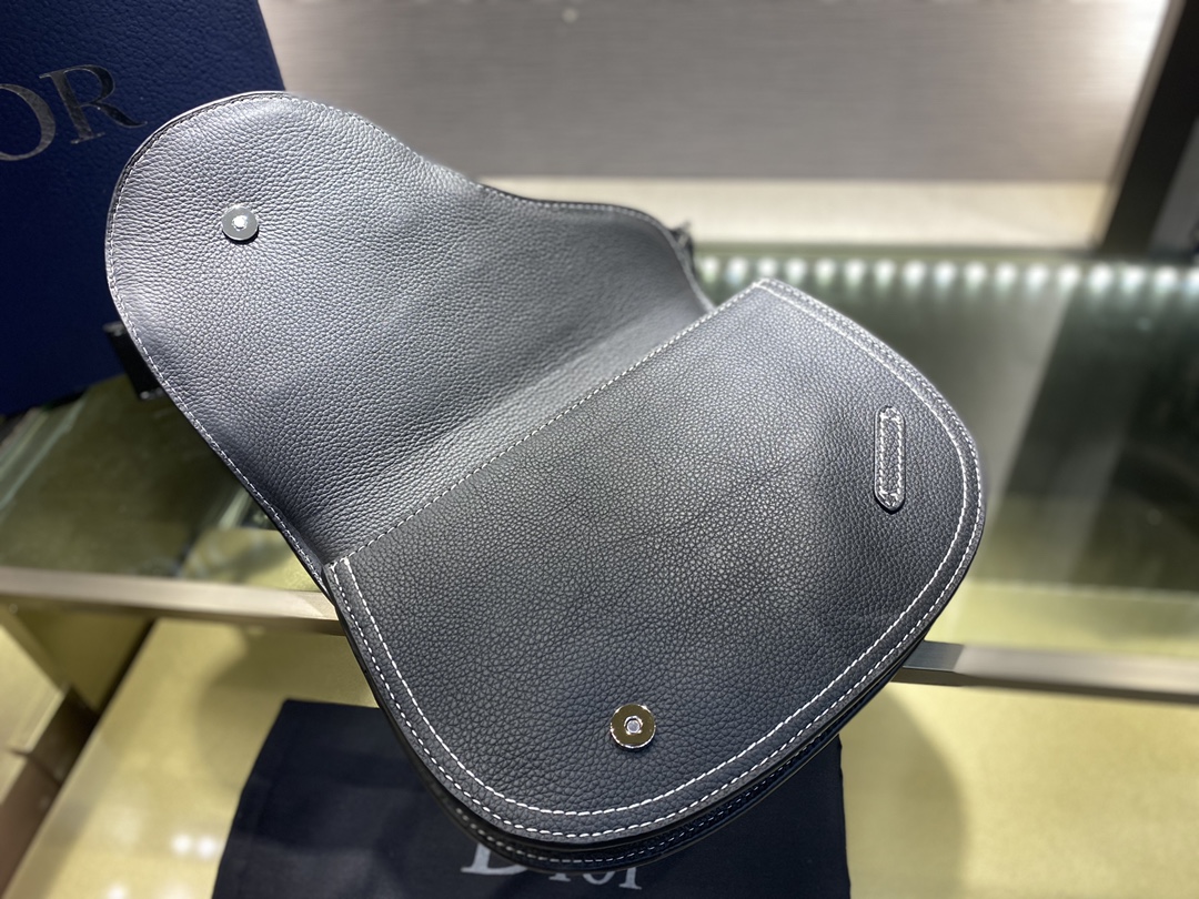 Dior Saddle 22406-2 24 x 17.5cm