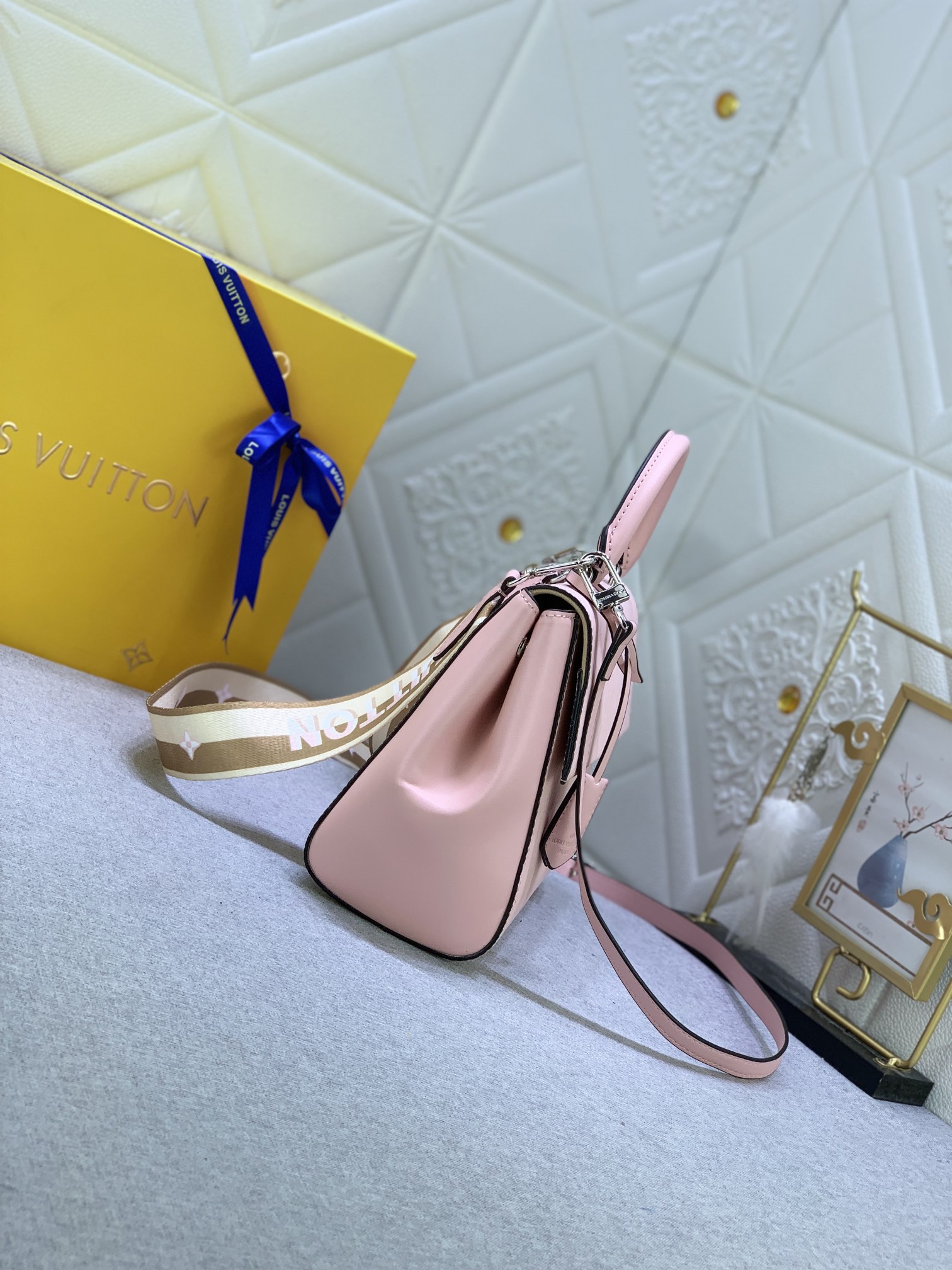 Louis Vuitton Cluny M58931 (2)