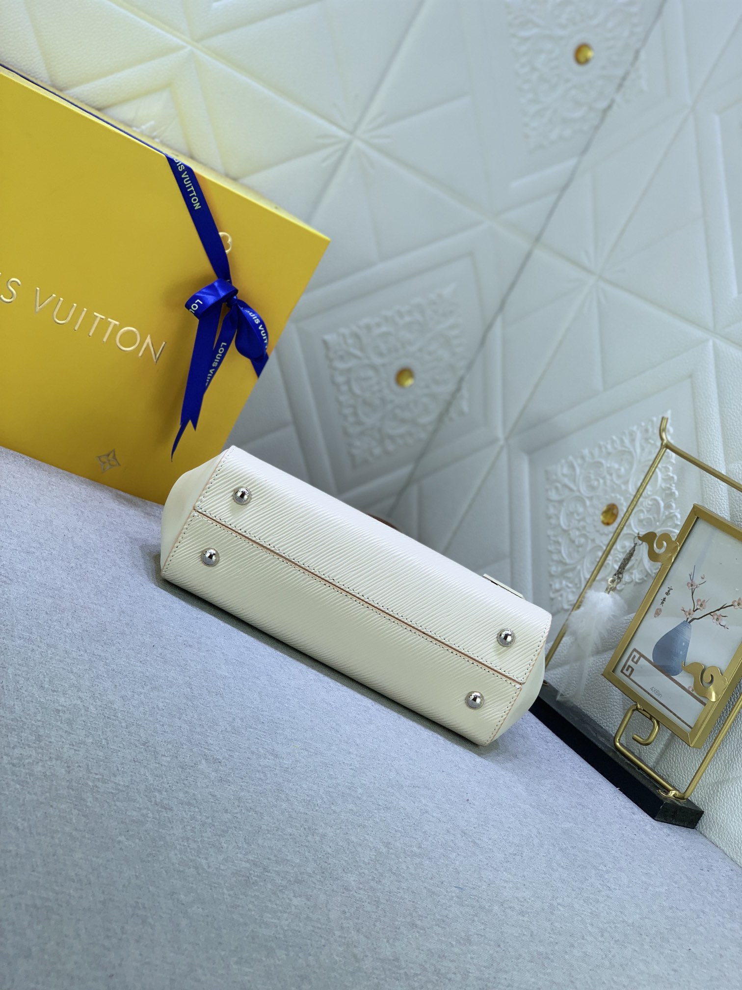 Louis Vuitton Cluny M58931 (3)