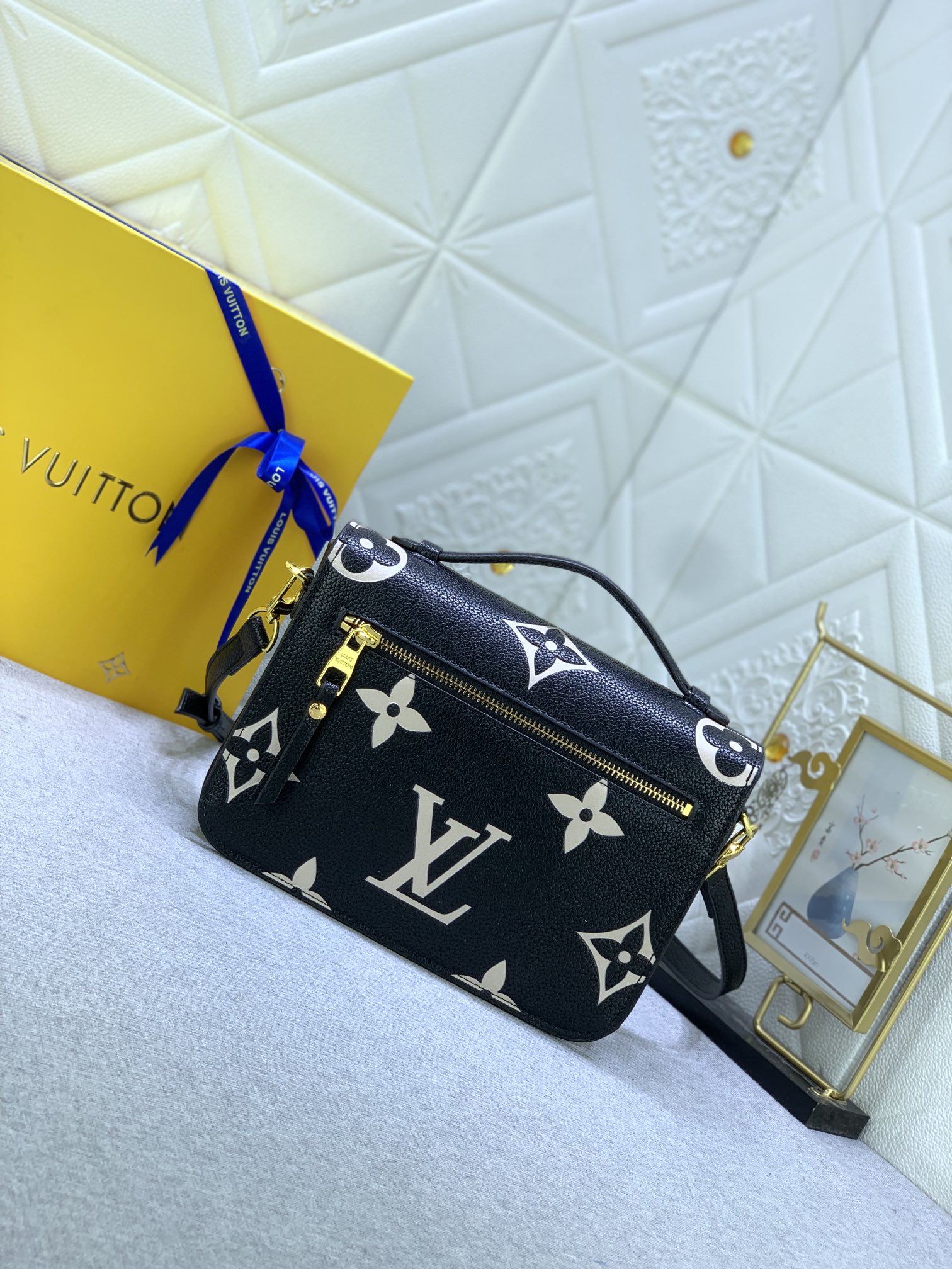 Louis Vuitton Pochette Metis M46302 (5) 25 x 19 x 7cm