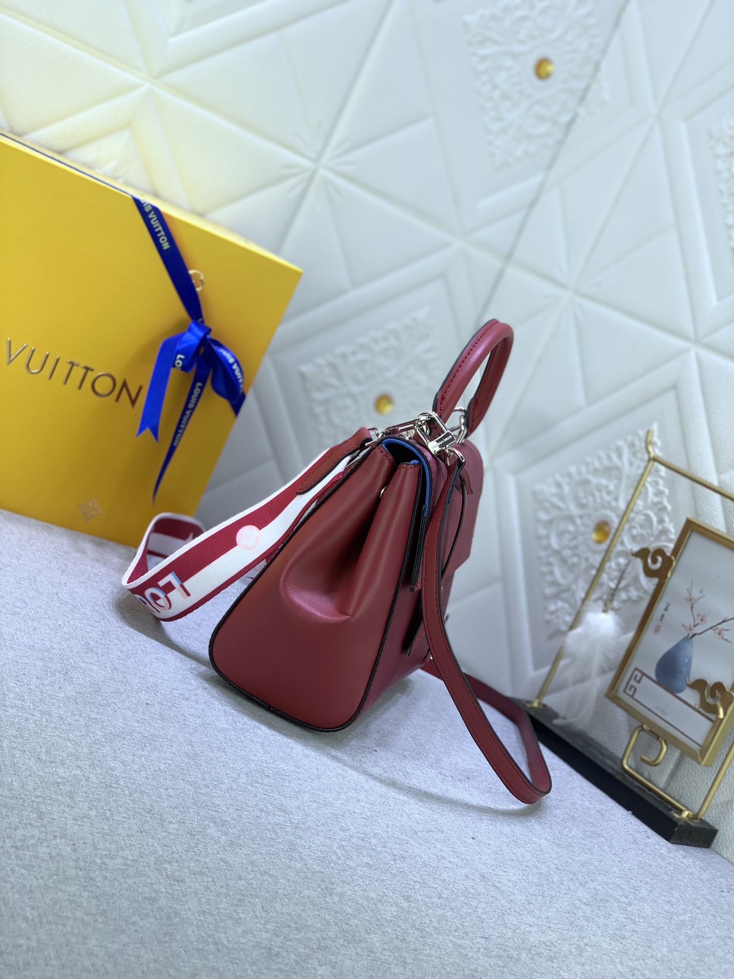 Louis Vuitton Cluny M58931 (4)