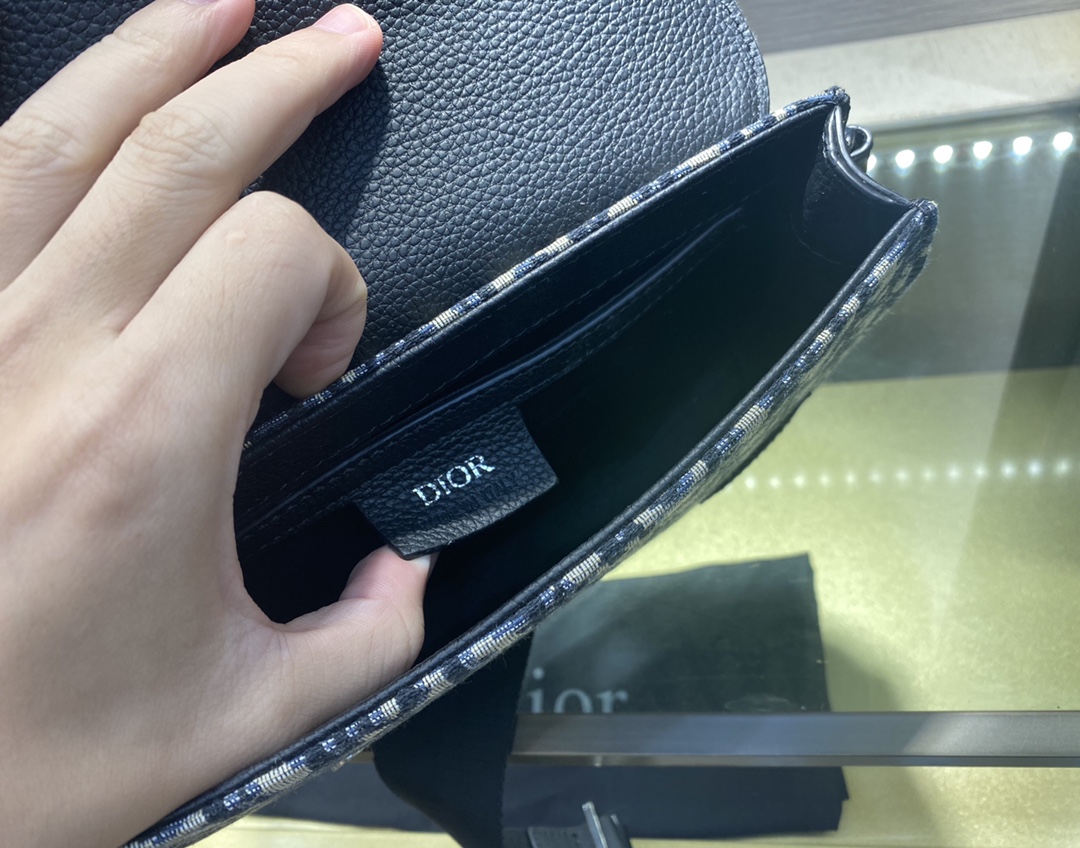 Dior Saddle 22406(3) 24 x 17.5cm