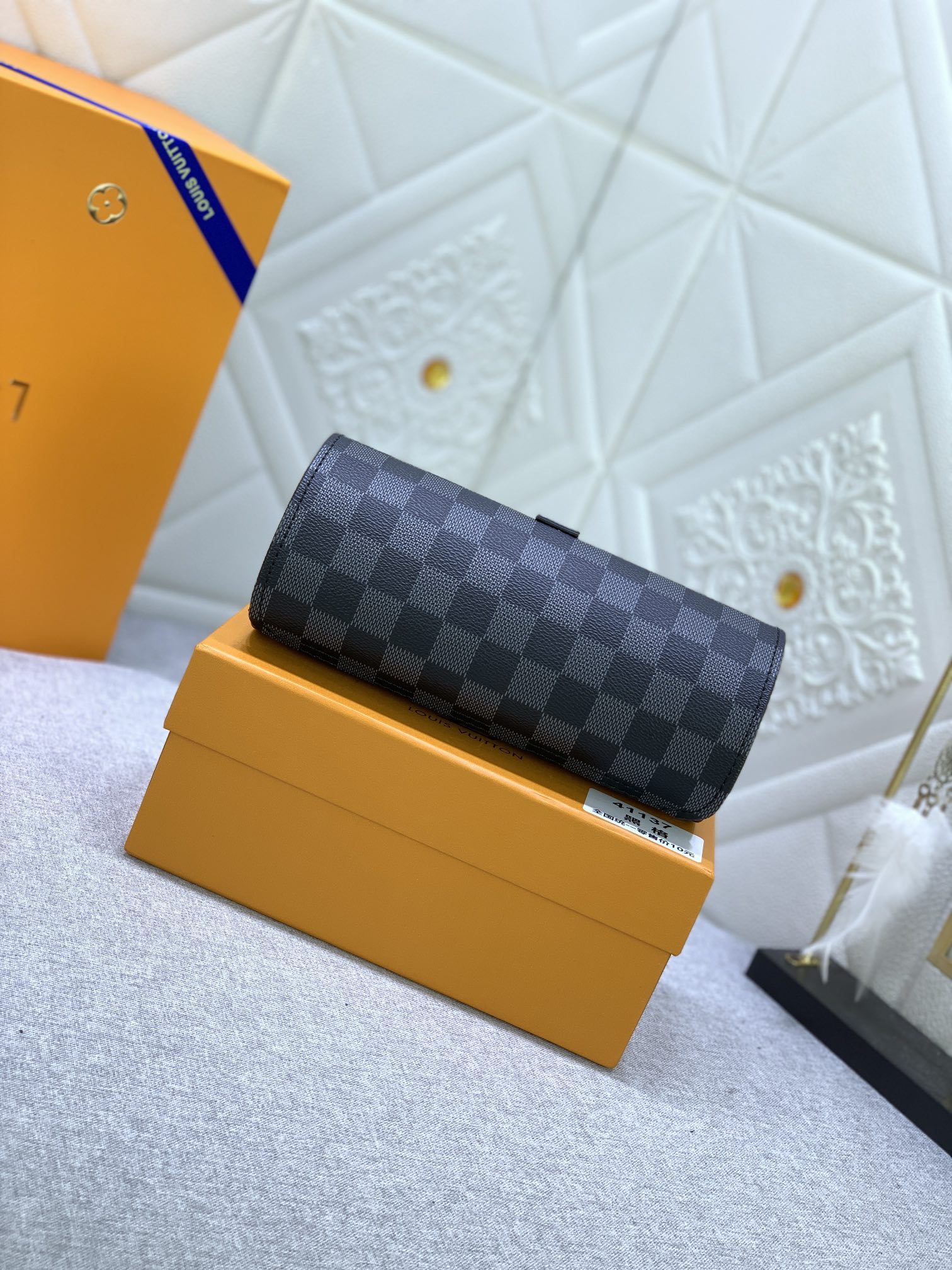 Louis Vuitton M47530 (8) 20 x 8 x 8 cm