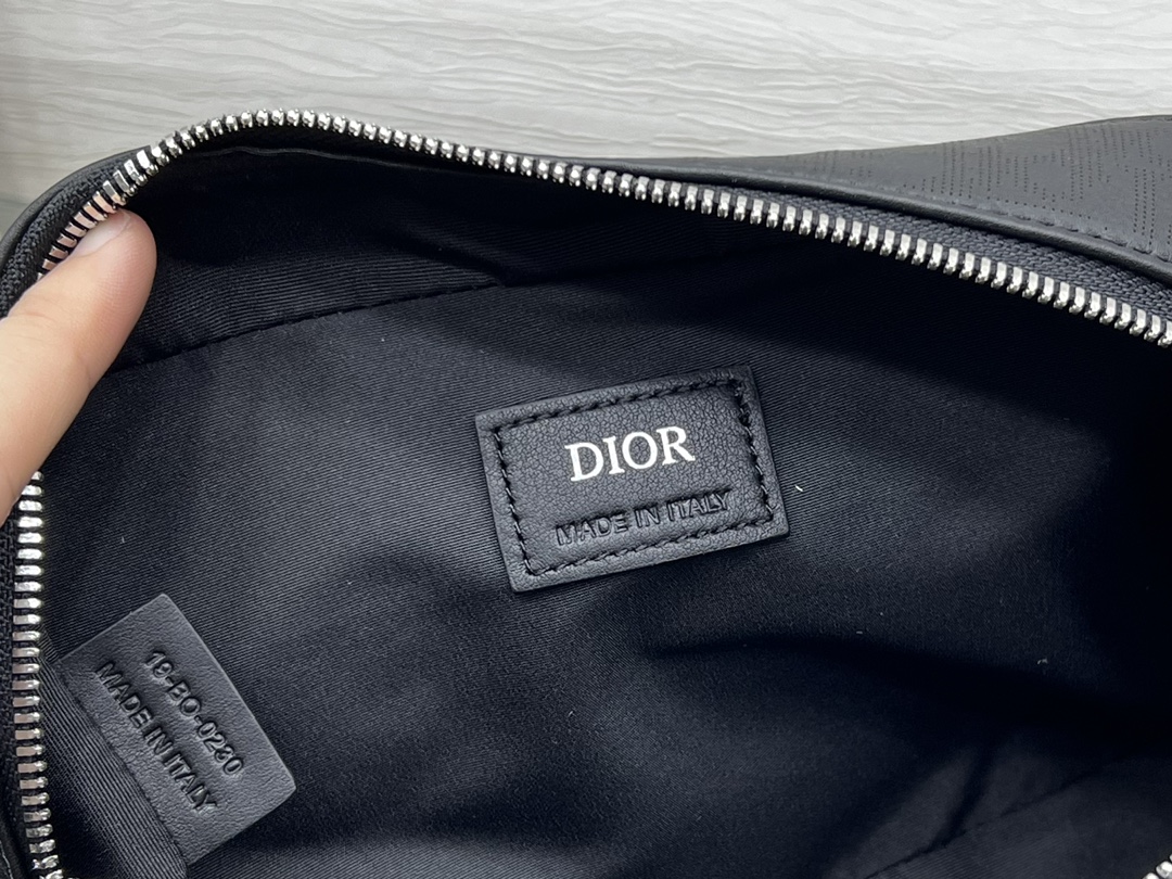 Dior Safari 22409 22 x 15 x 6cm