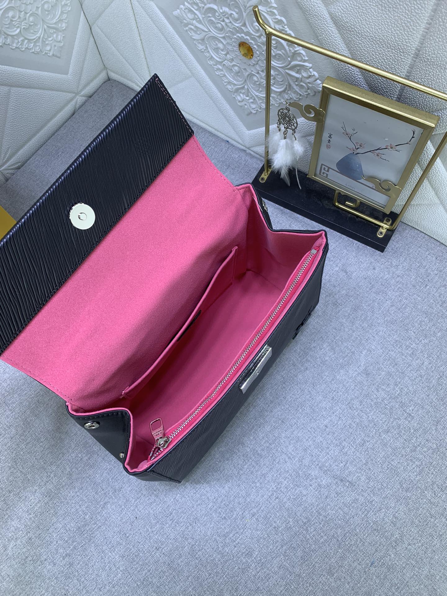 Louis Vuitton Cluny M58931