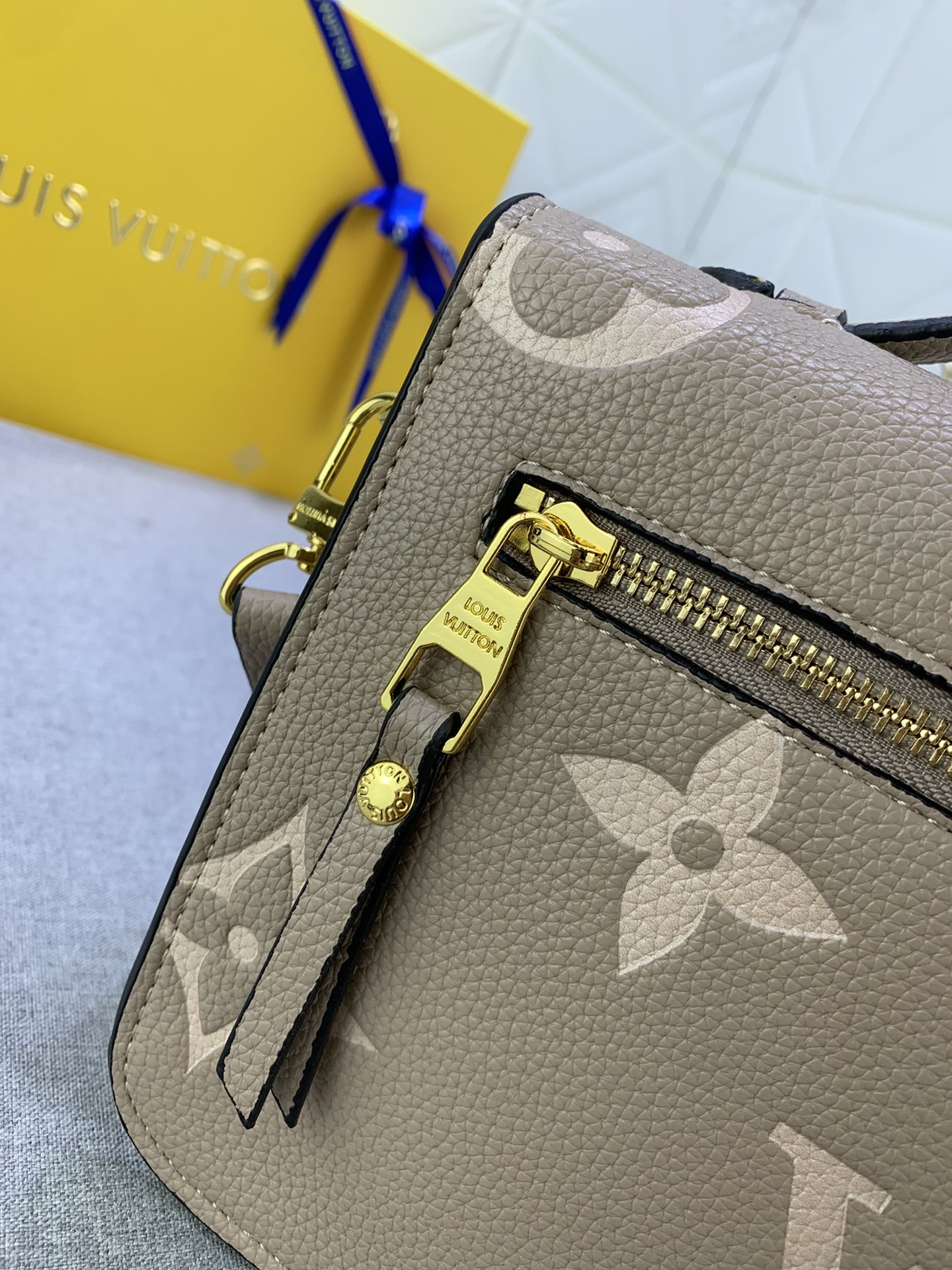 Louis Vuitton Pochette Metis M46302 (6) 25 x 19 x 7cm