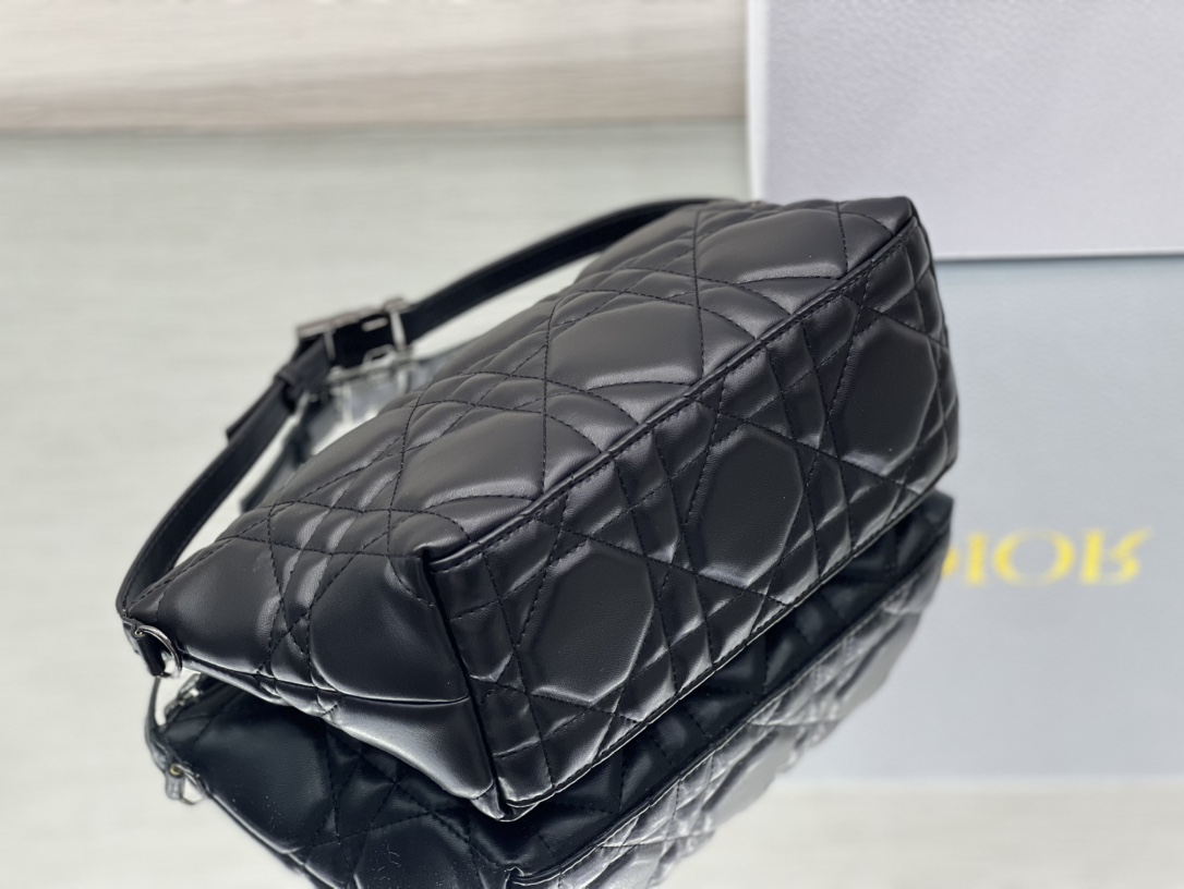 DIOR TRAVEL NOMAD 57704 (2) 15 x 10 x 8cm