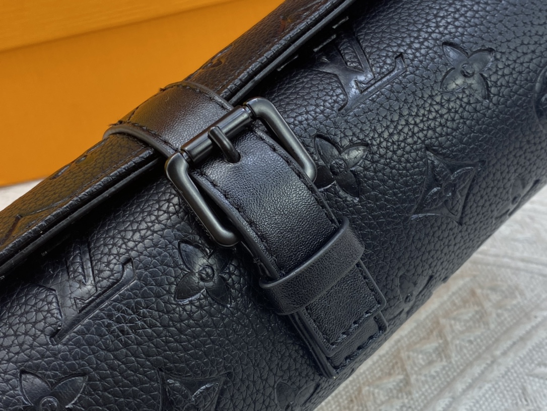 Louis Vuitton M47530 20 x 8 x 8 cm