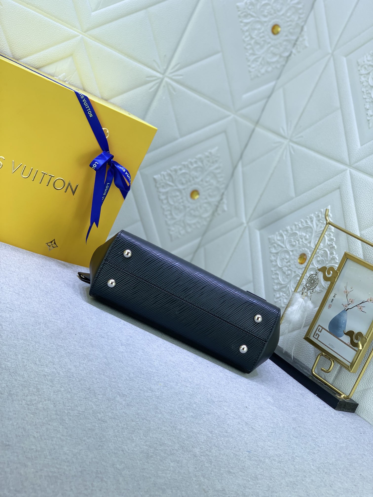 Louis Vuitton Cluny M58931