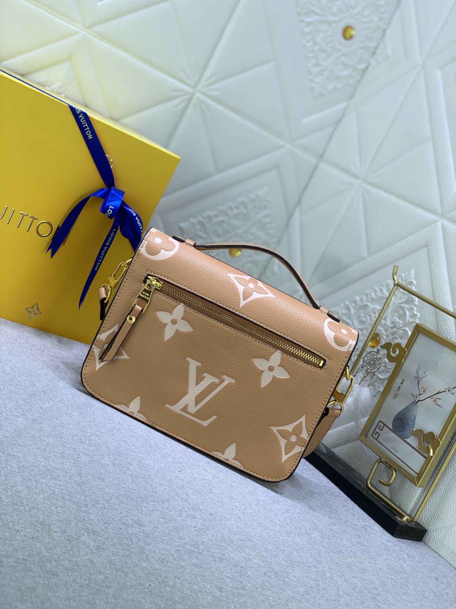 Louis Vuitton Pochette Metis M46302 (2) 25 x 19 x 7cm