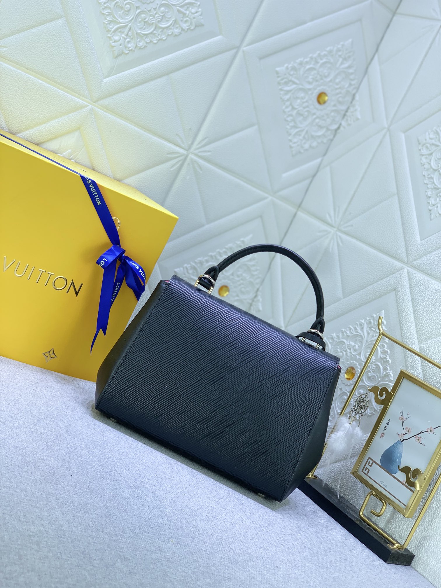 Louis Vuitton Cluny M58931