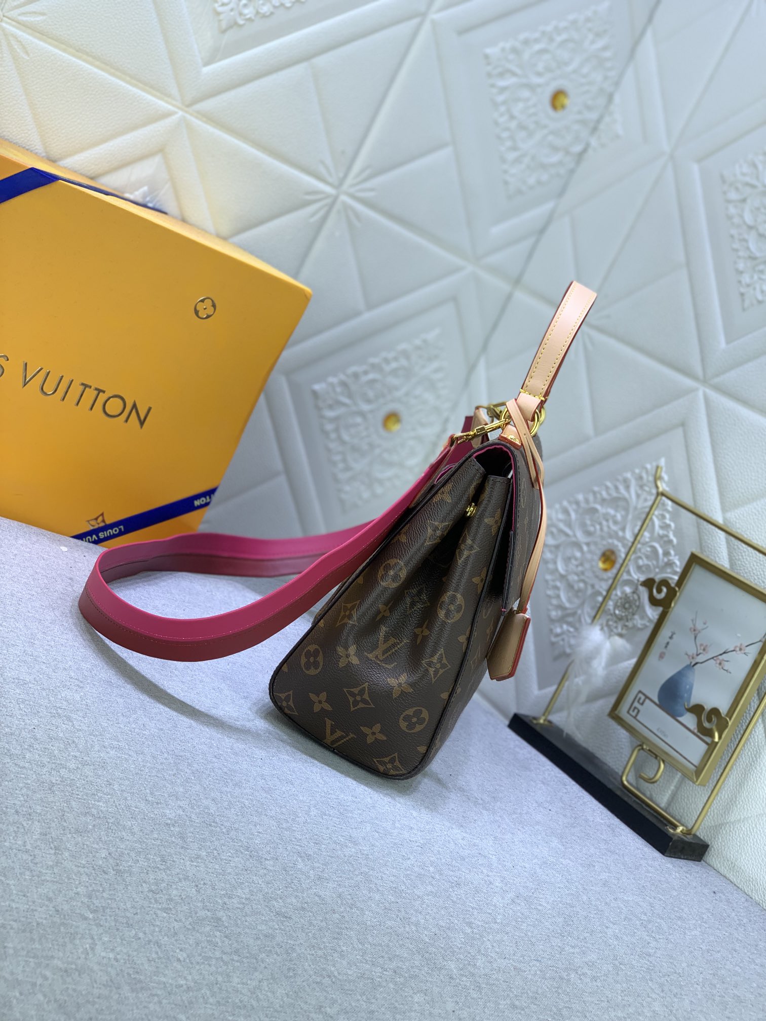 Louis Vuitton Cluny M42735 32.0 x 22.5 x 12.0 cm
