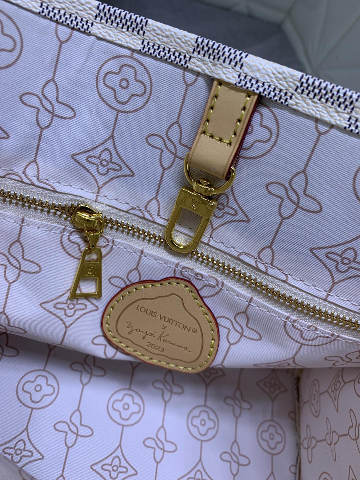 Louis Vuitton Onthego M45659 25x19x11.5cm