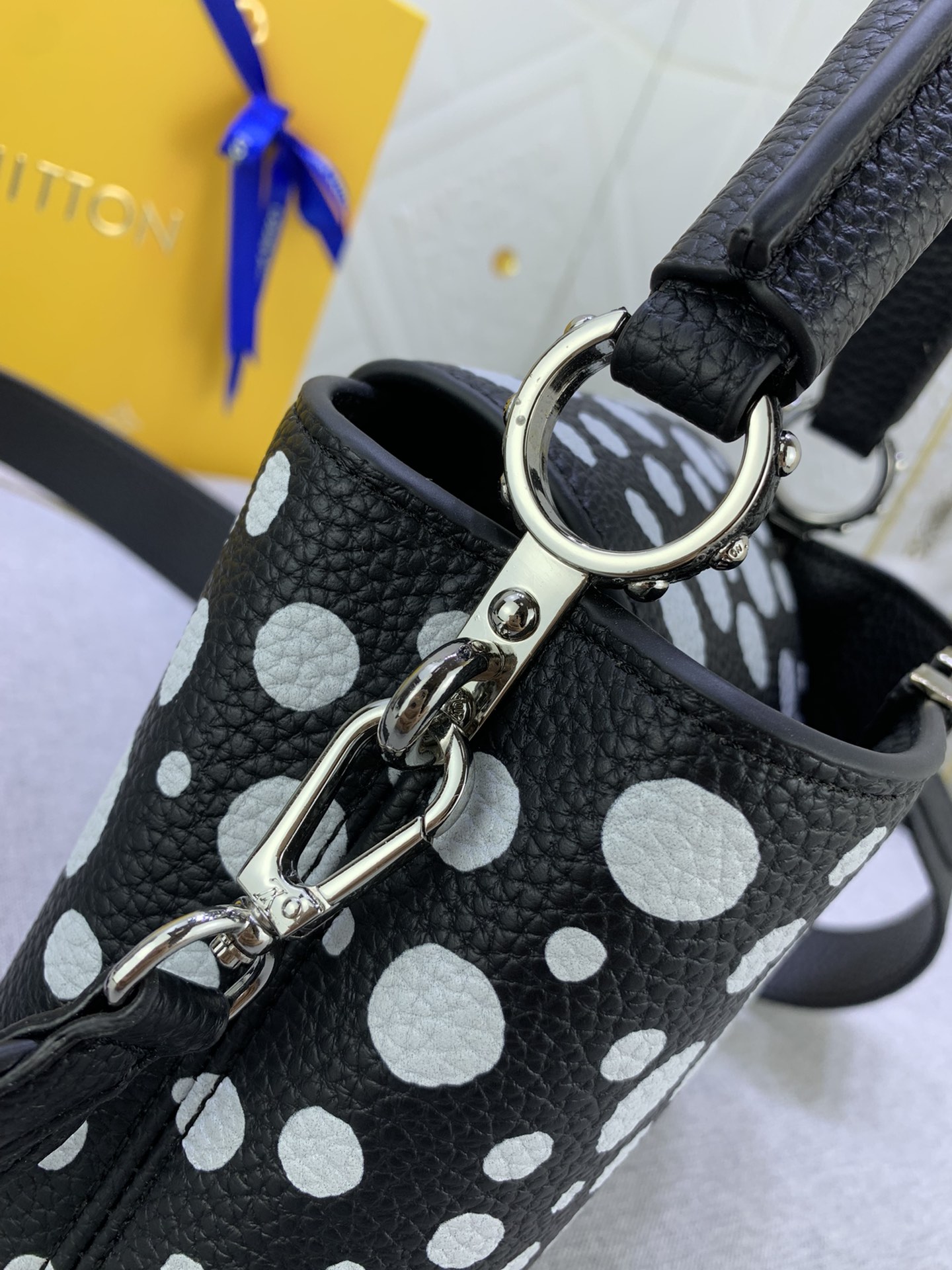 Louis Vuitton x YK Capucines M21663 (9) 31.5x20x11cn