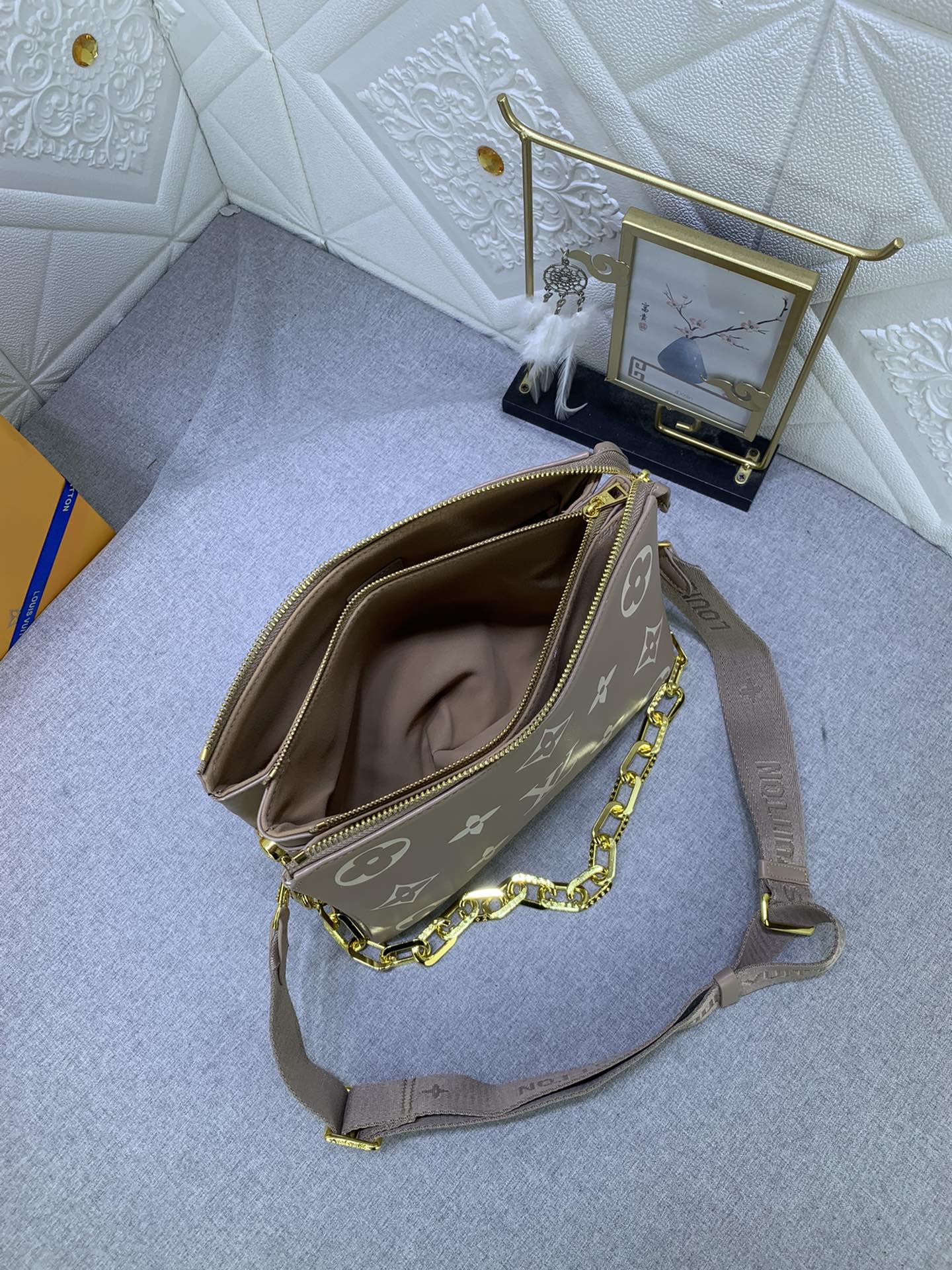 Louis Vuitton  Mini Soft Trunk M22398 (3) 18.5 x 13.0 x 8.0cm