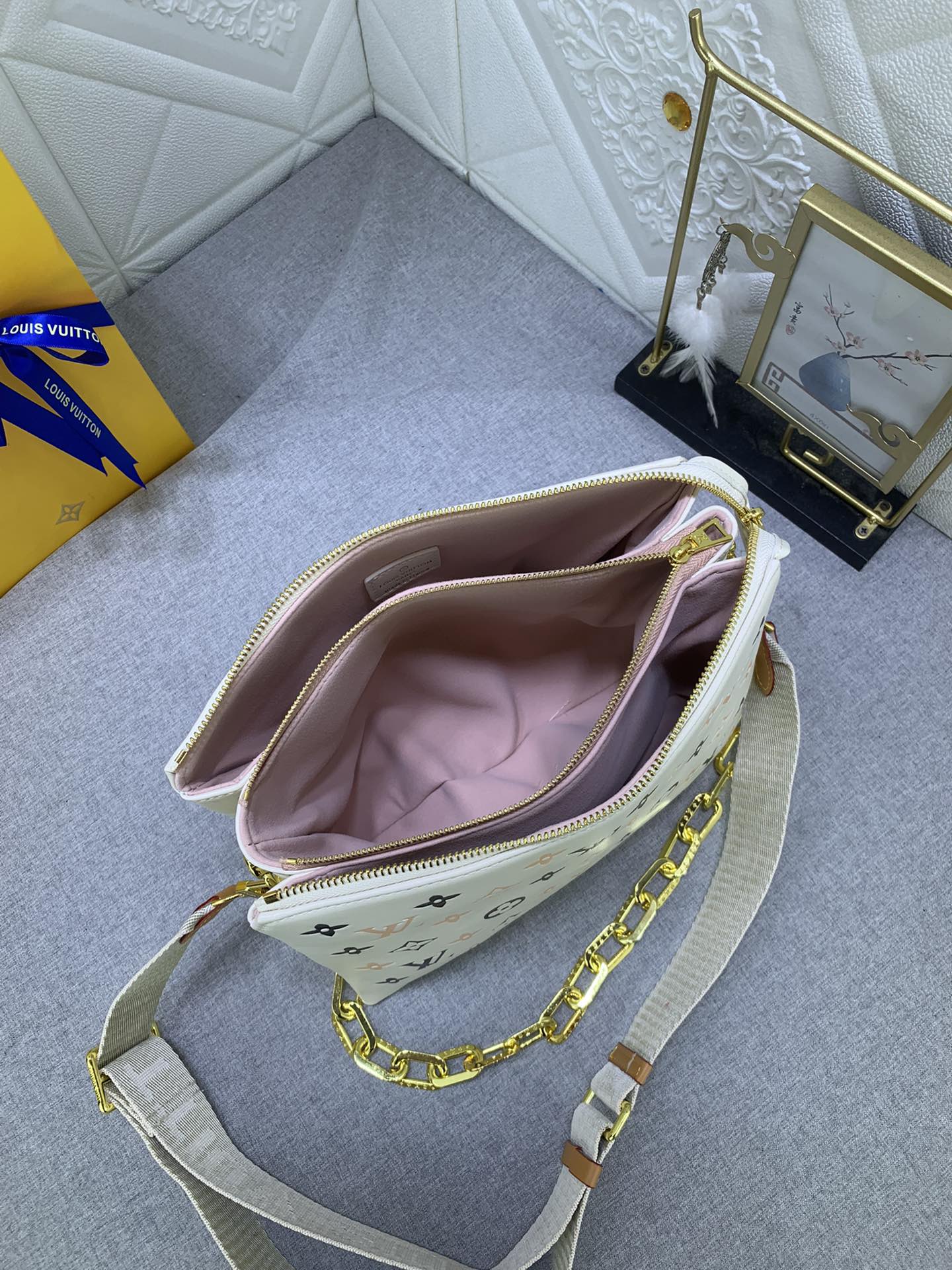 Louis Vuitton  Mini Soft Trunk M22398 (6) 18.5 x 13.0 x 8.0cm