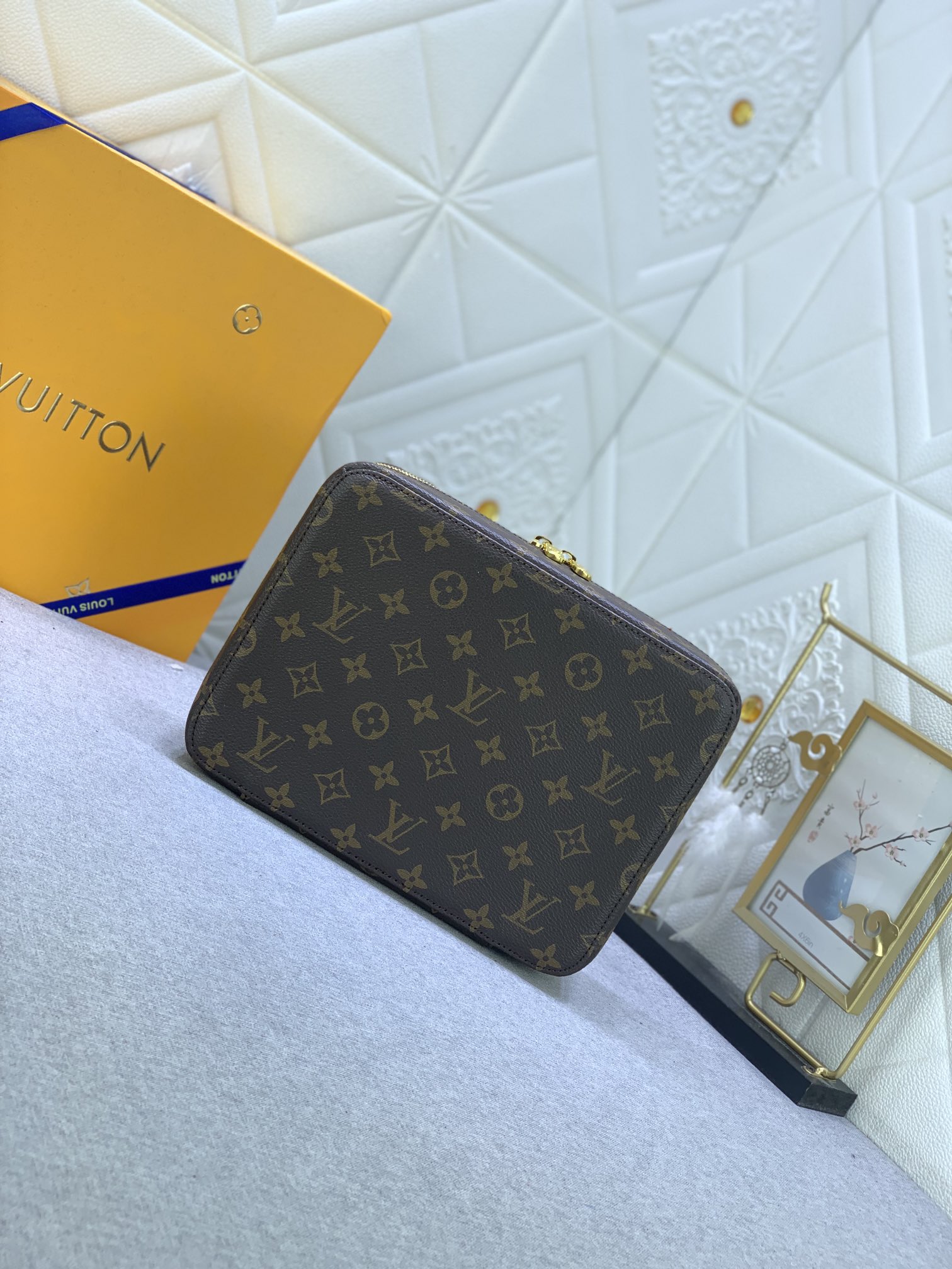 Louis Vuitton  NICE 43449 24x06x18cm
