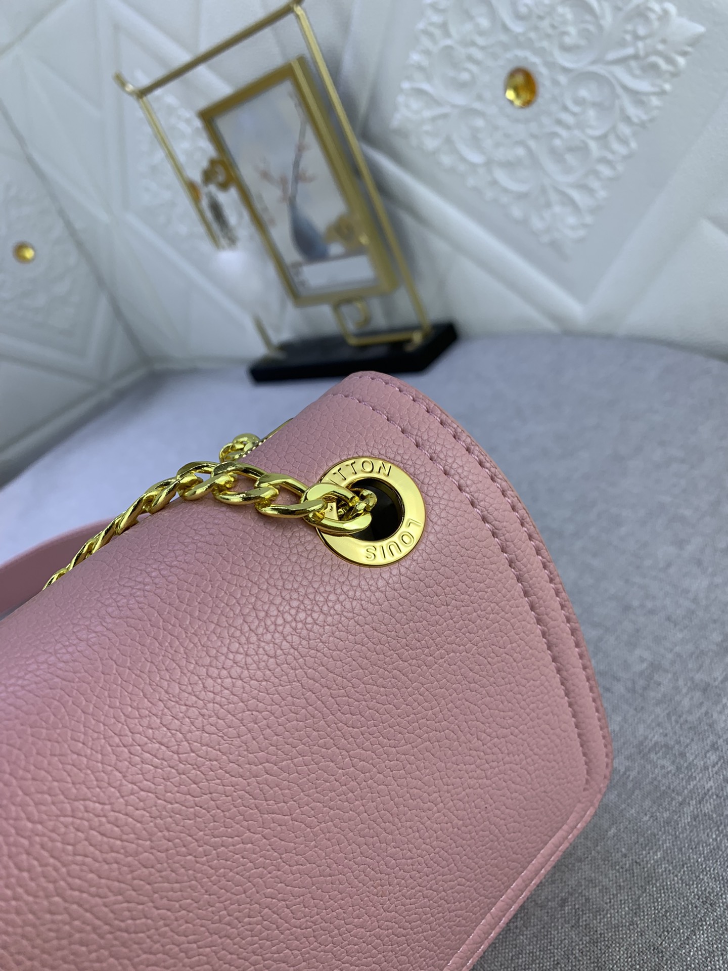 Louis Vuitton LOCKME EAST WEST M22303 (2) 23.5 x 14 x 6cm