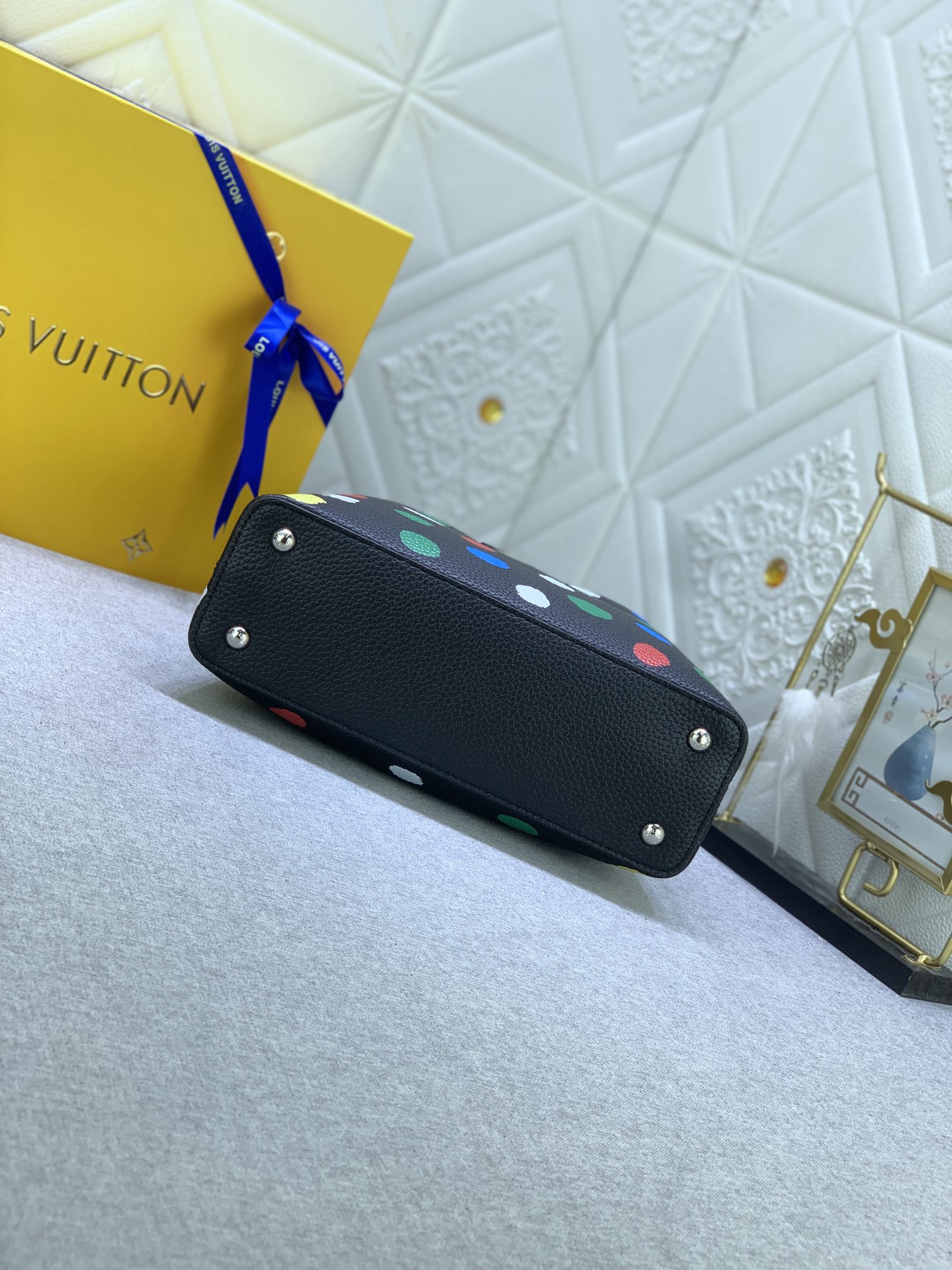 Louis Vuitton x YK Capucines M21663 (6) 27x18x9cm