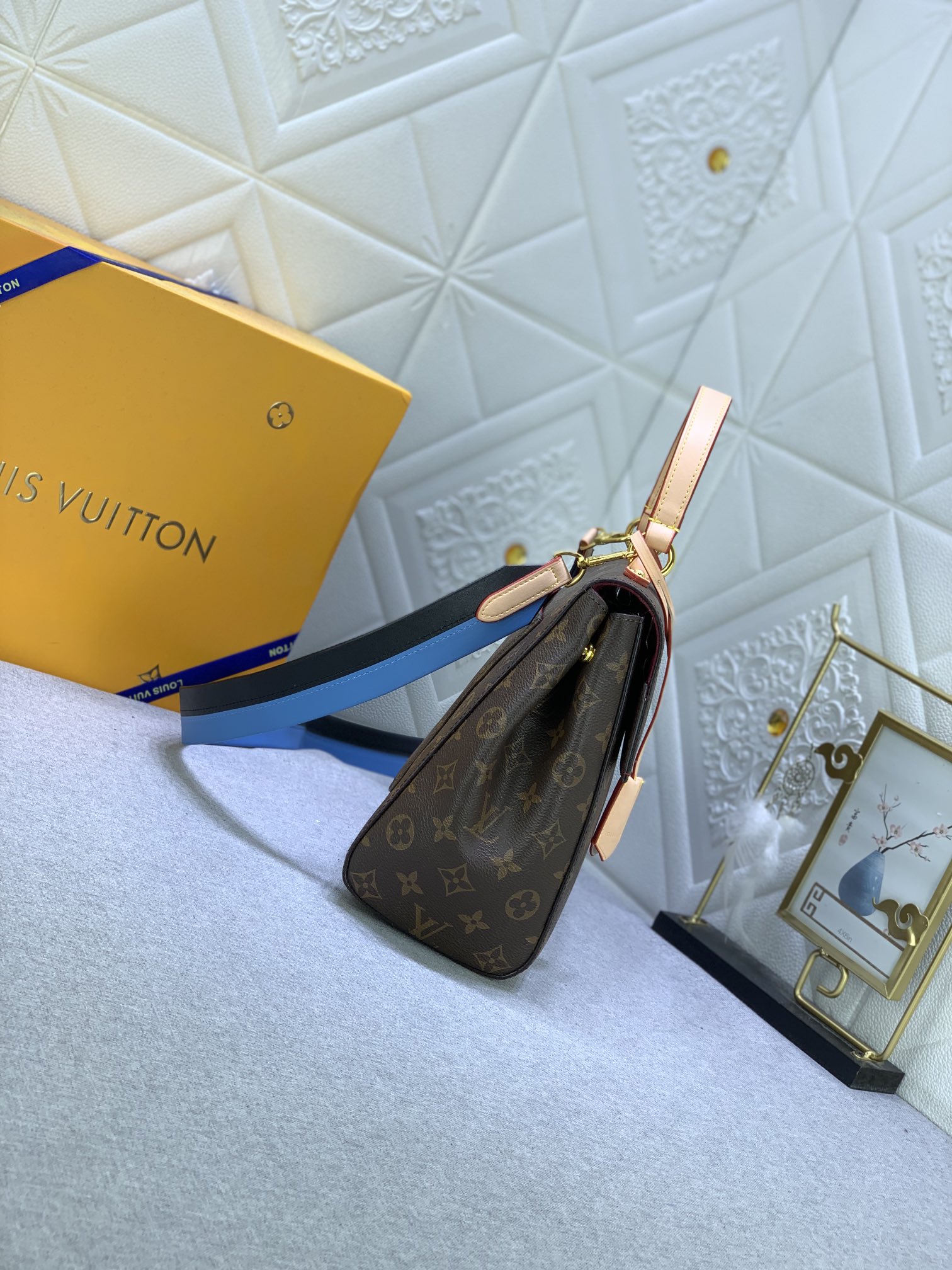 Louis Vuitton Cluny M42735 (2) 32.0 x 22.5 x 12.0 cm
